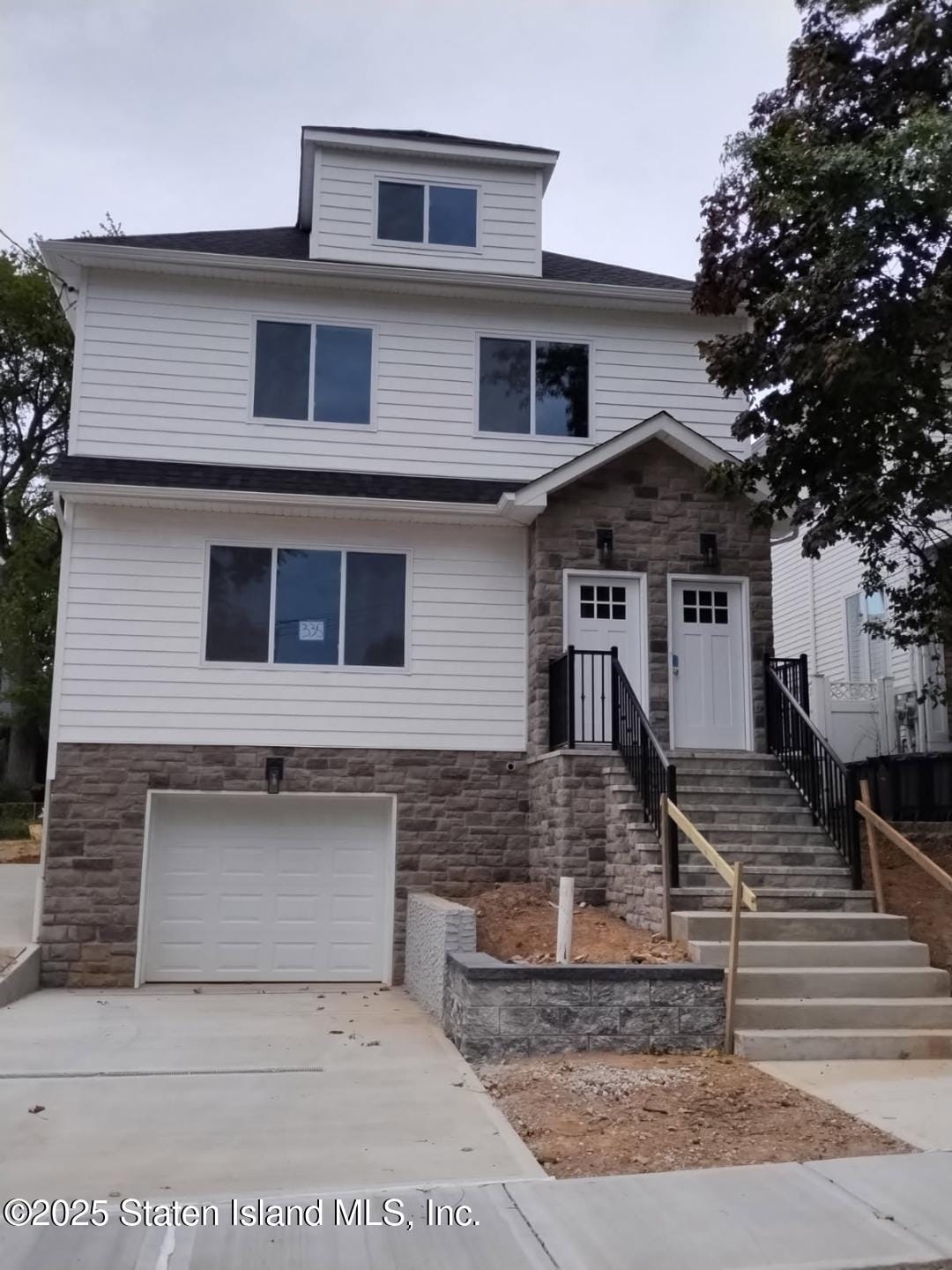 335 Oakland Avenue, Staten Island, NY, 10310