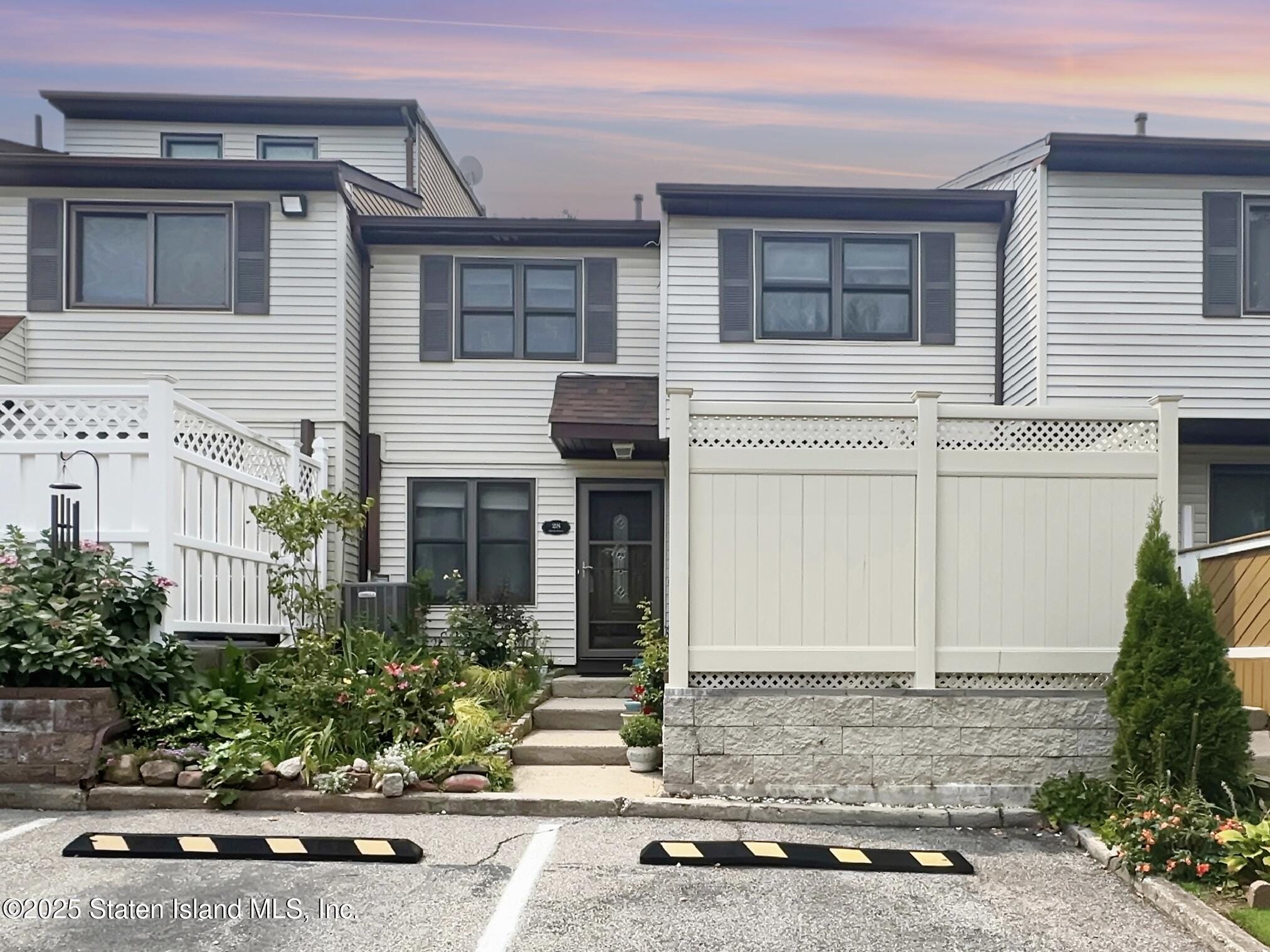 28 Alcott Street Image 2