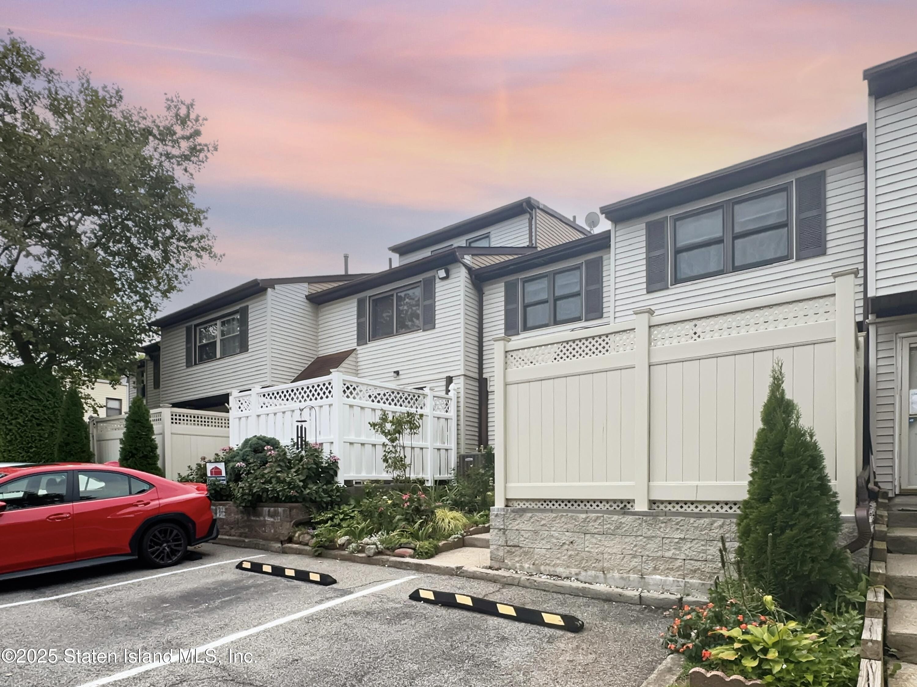 28 Alcott Street Image 3