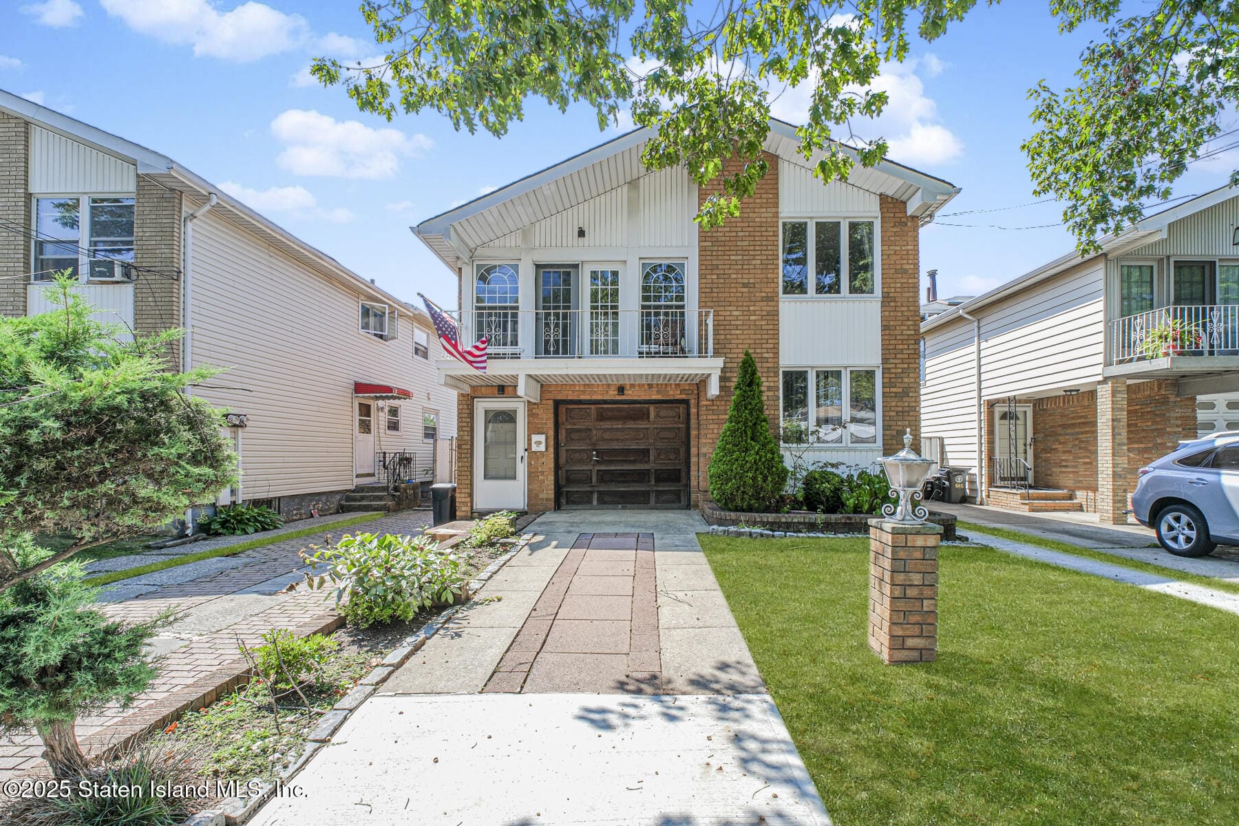 649 Hylan Boulevard Image 2