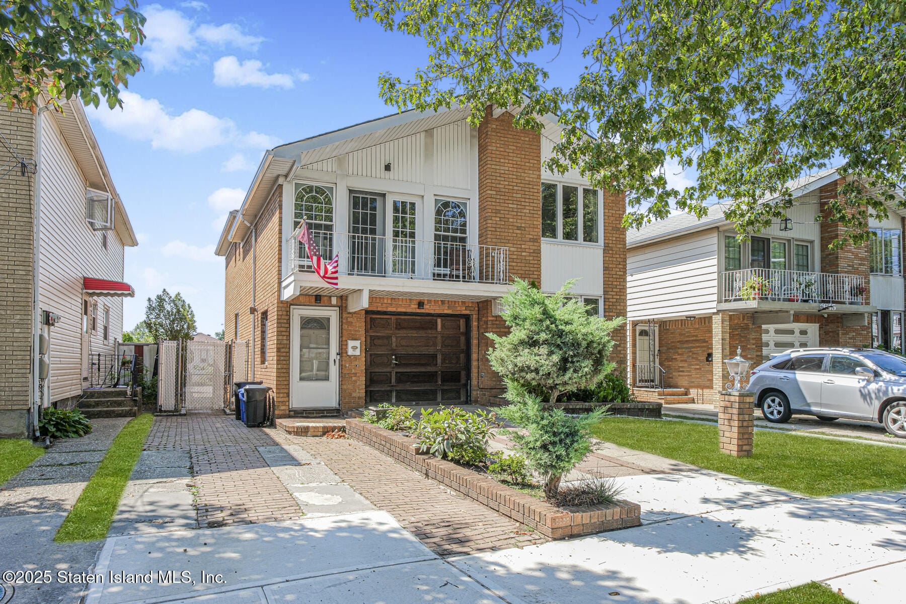 649 Hylan Boulevard Image 3