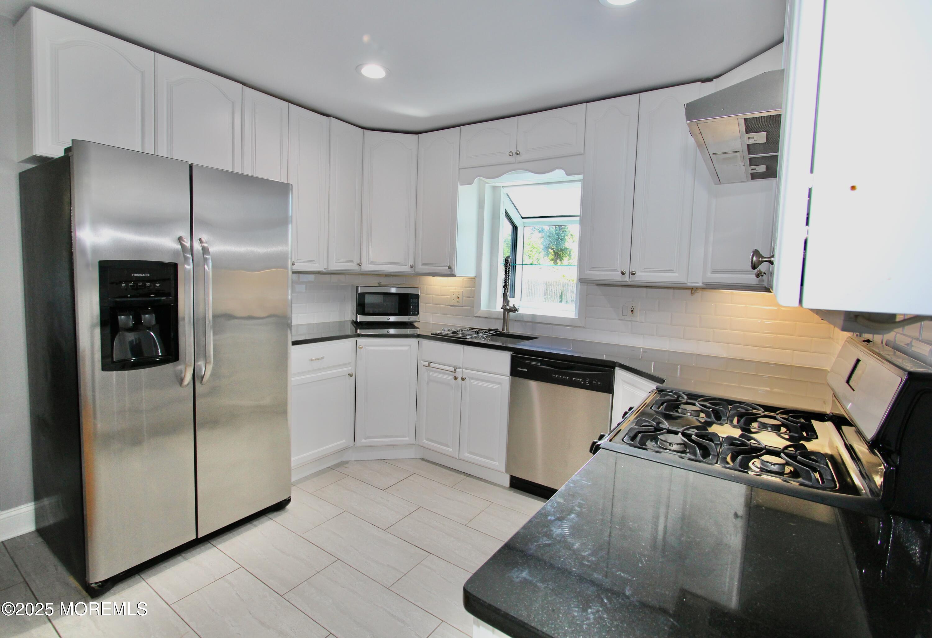 188 Chelton Avenue Image 3