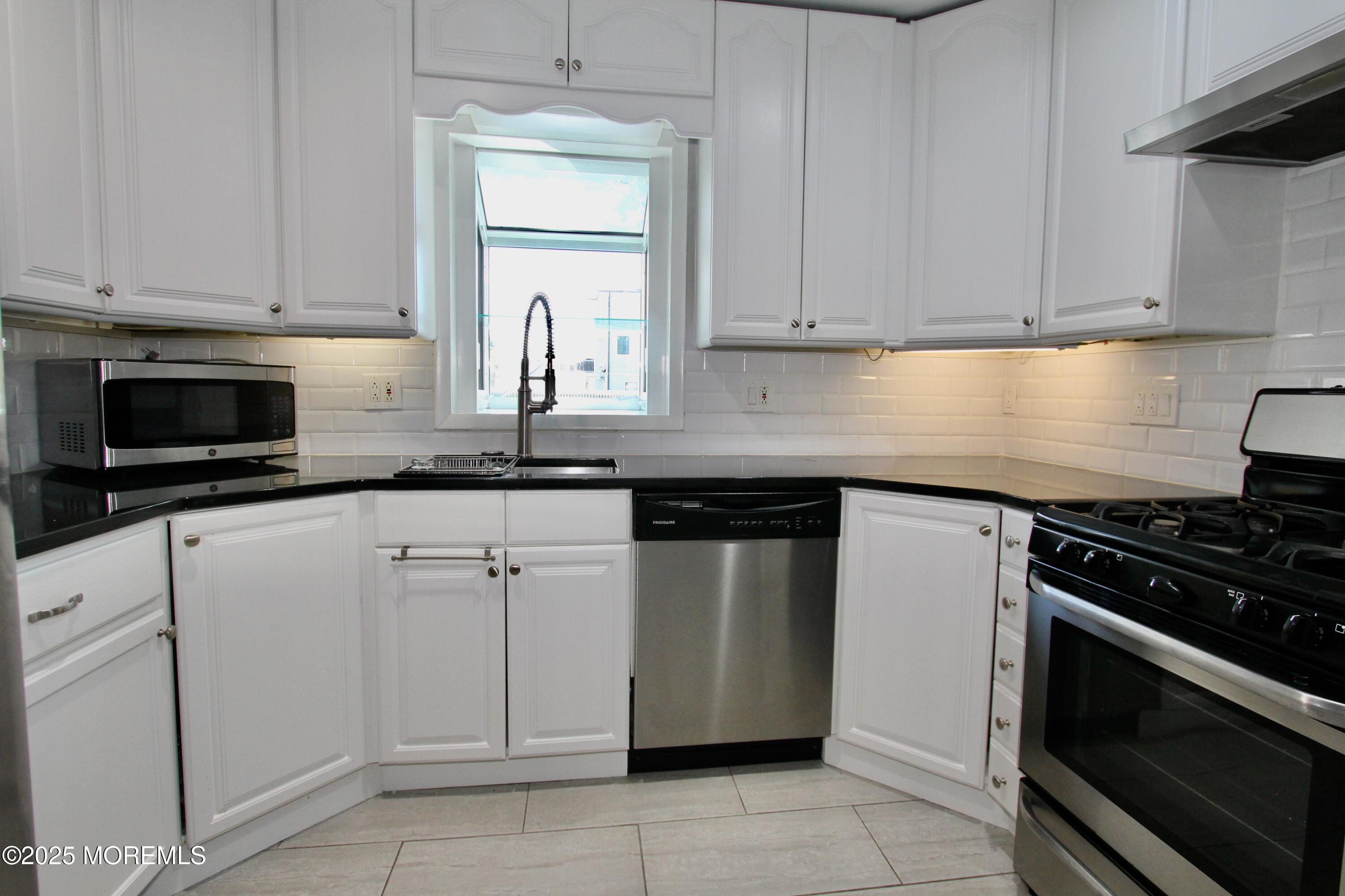 188 Chelton Avenue Image 2