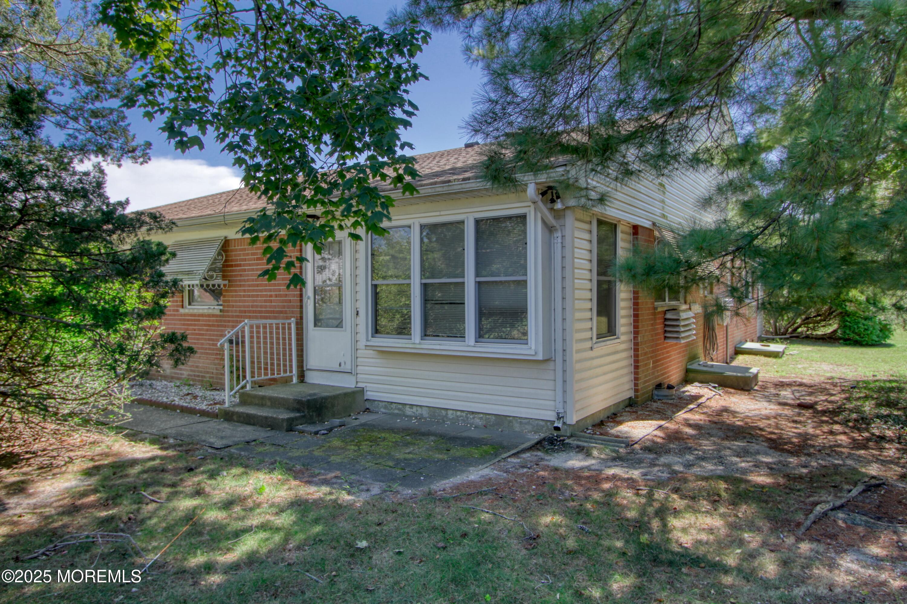 6 Hancock Drive E Image 1