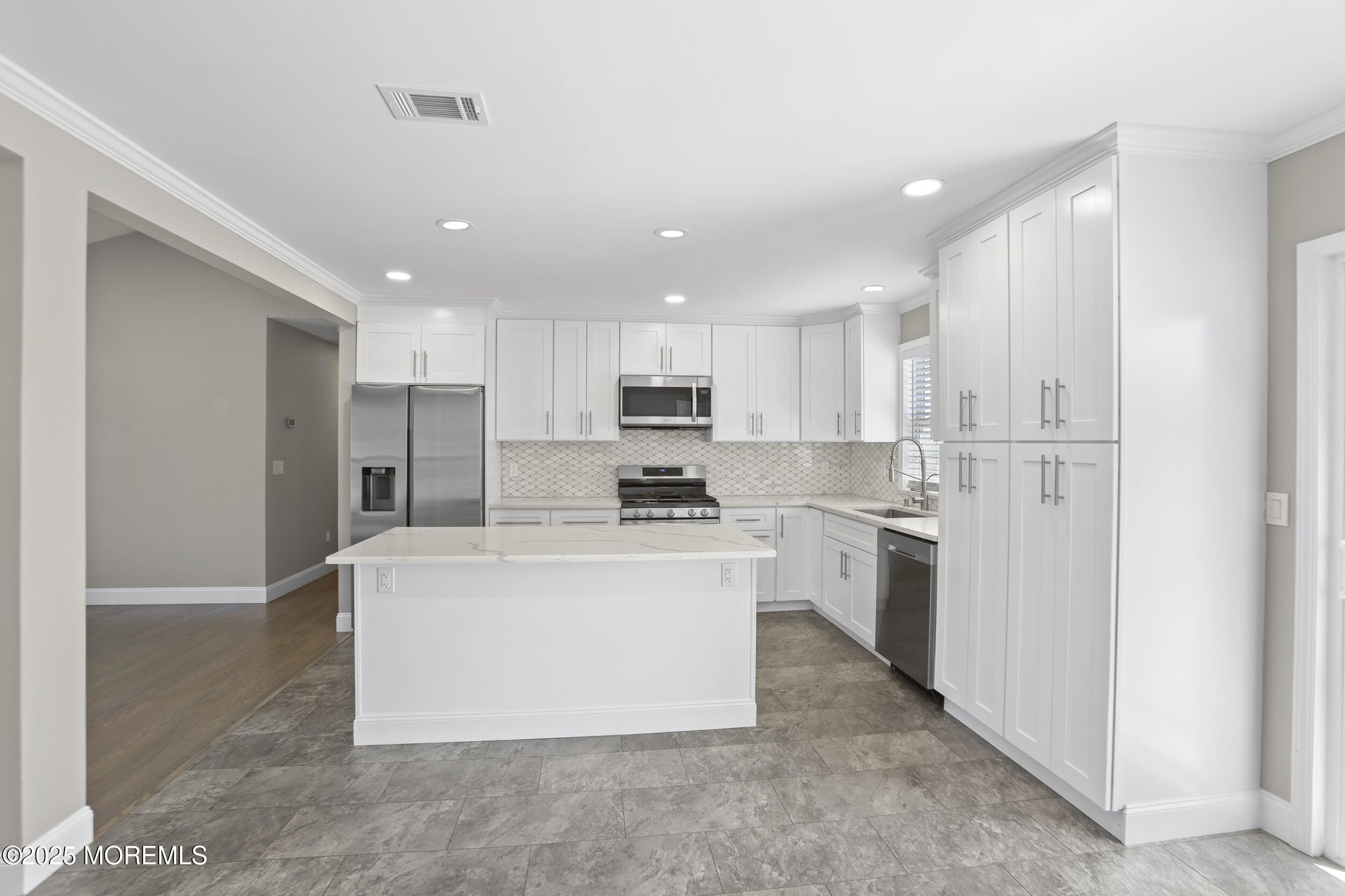 1032 Amsterdam Avenue Image 4