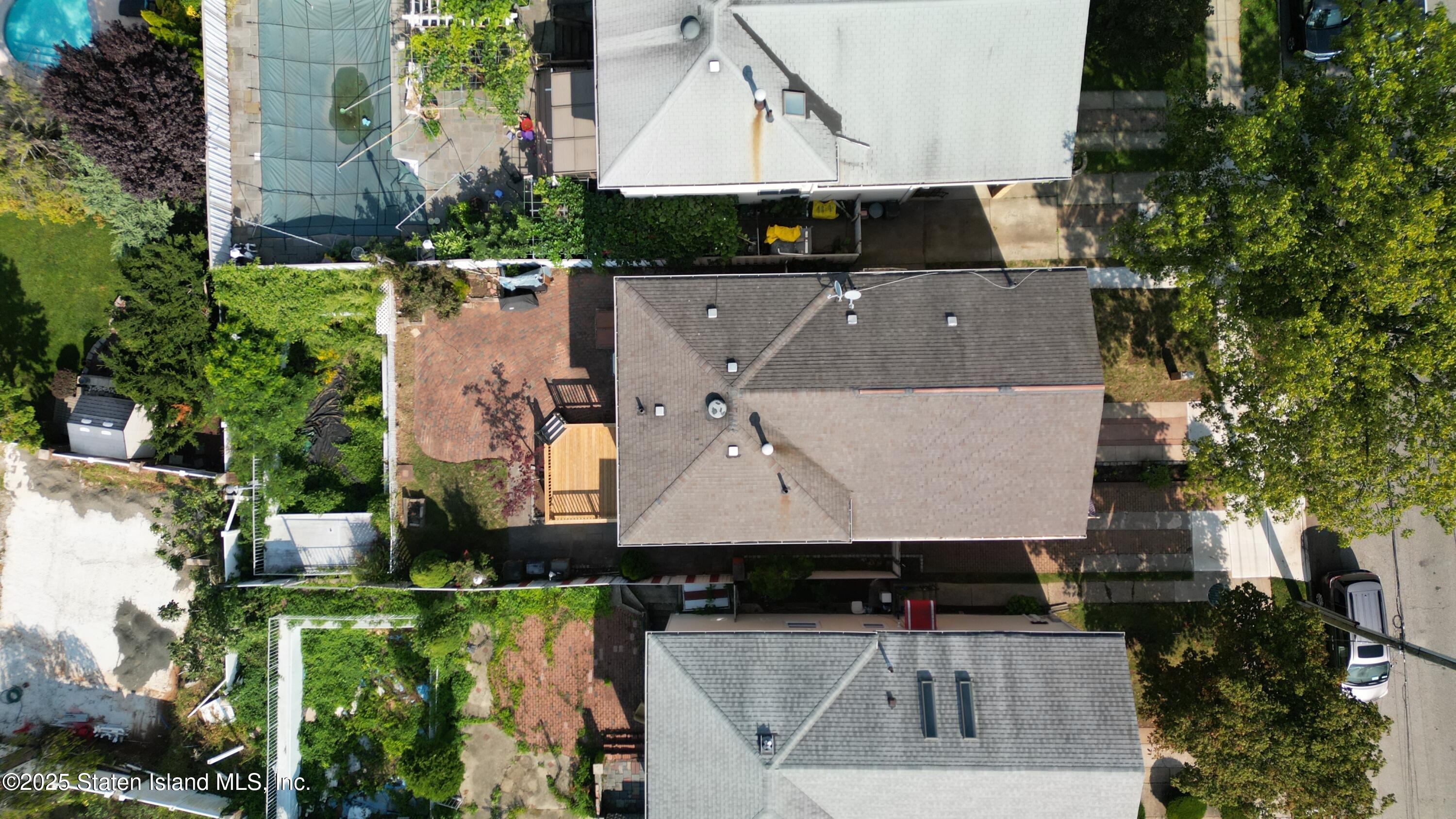 649 Hylan Boulevard Image 4