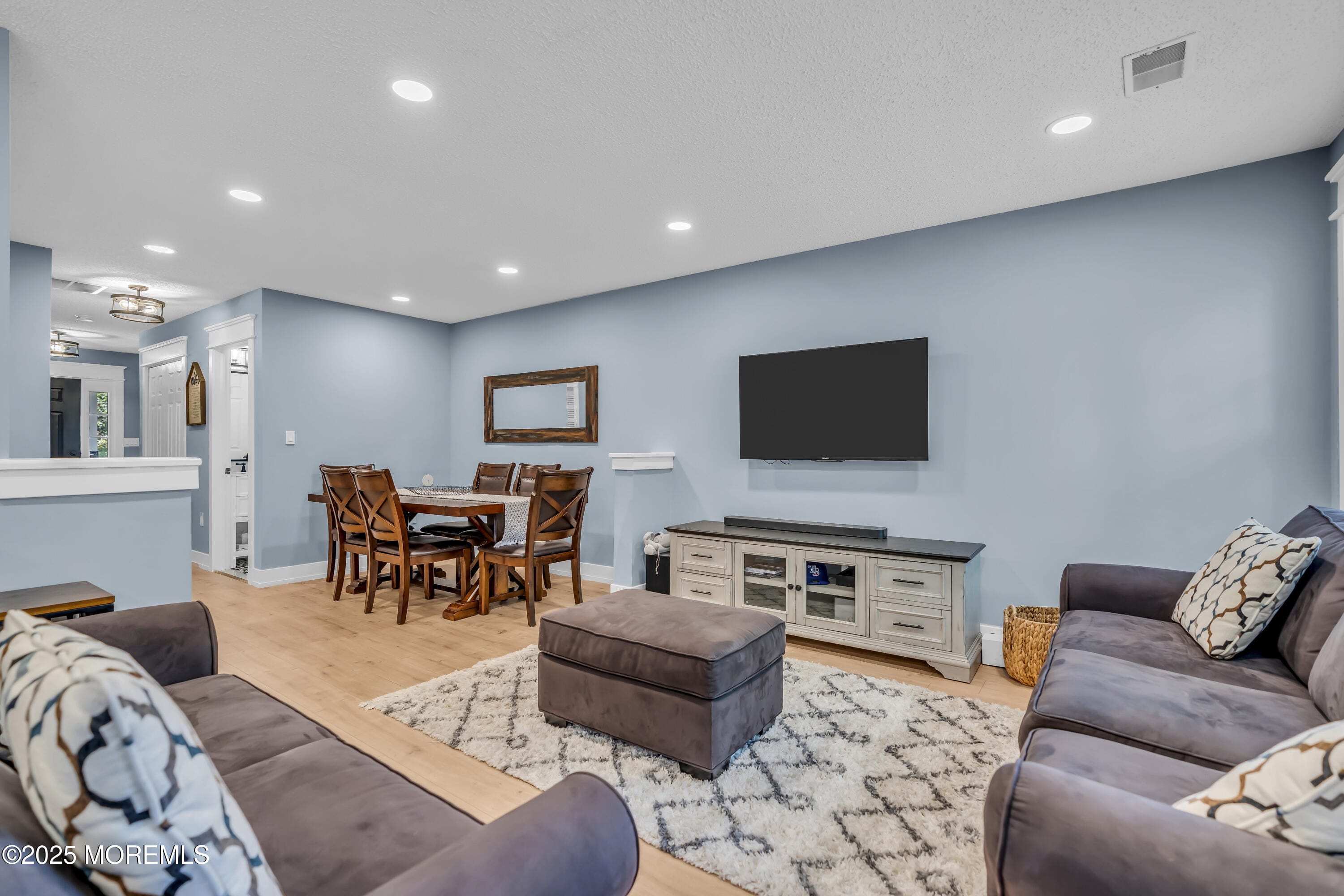 305 Carnation Drive Image 2