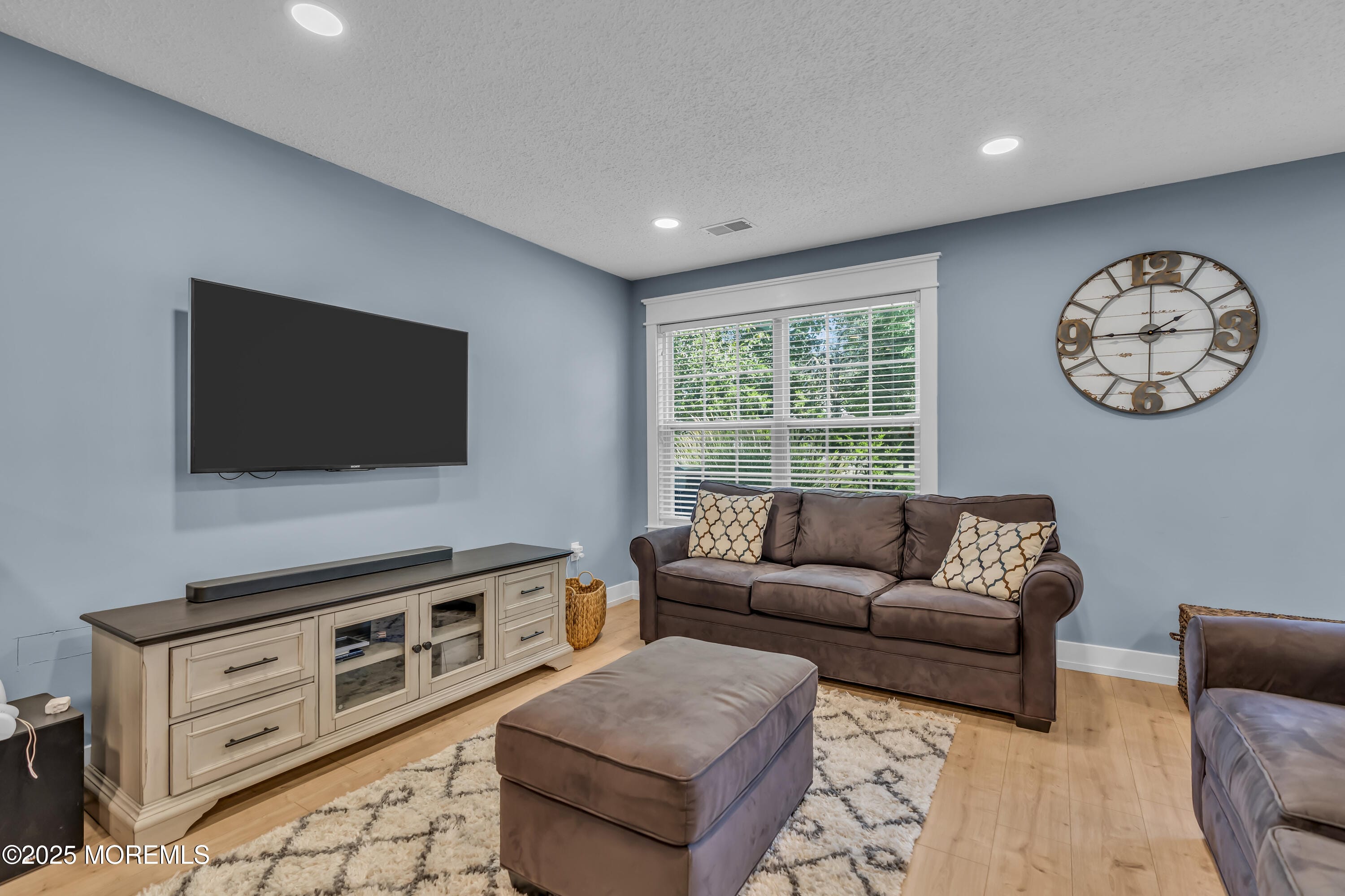 305 Carnation Drive Image 3