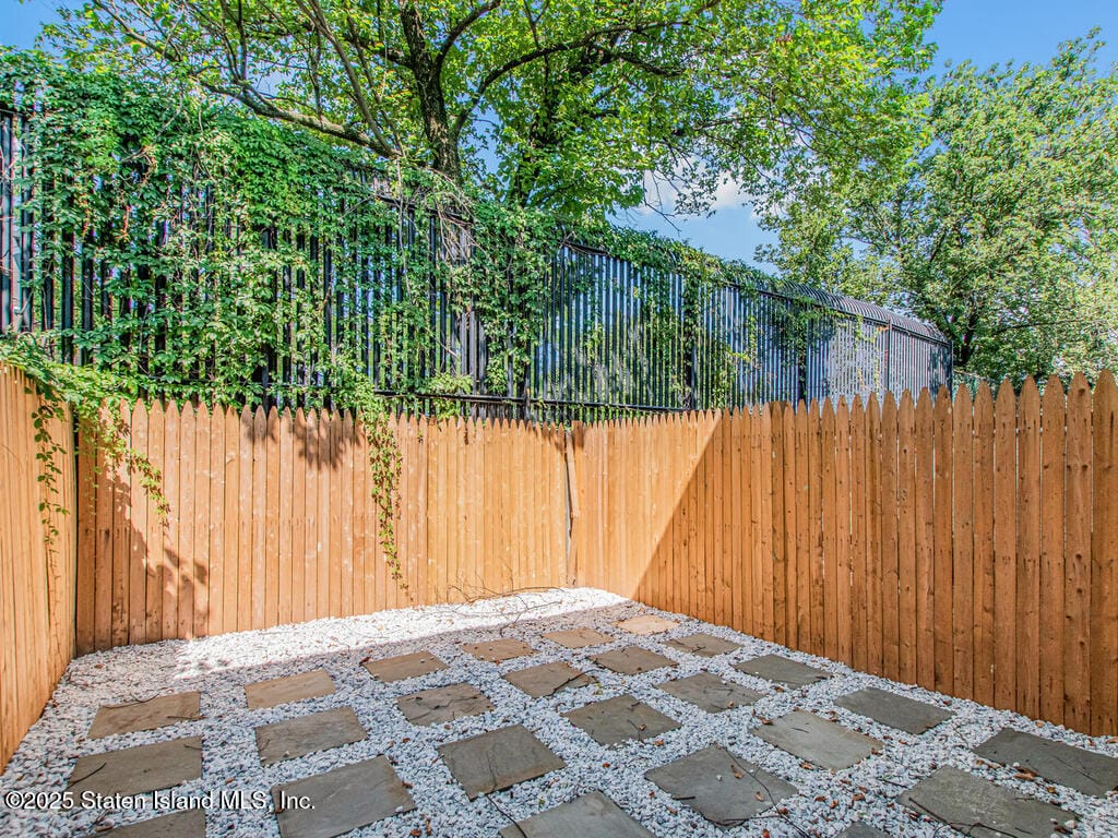 22 Betty Court, Staten Island, NY, 10303 image 16