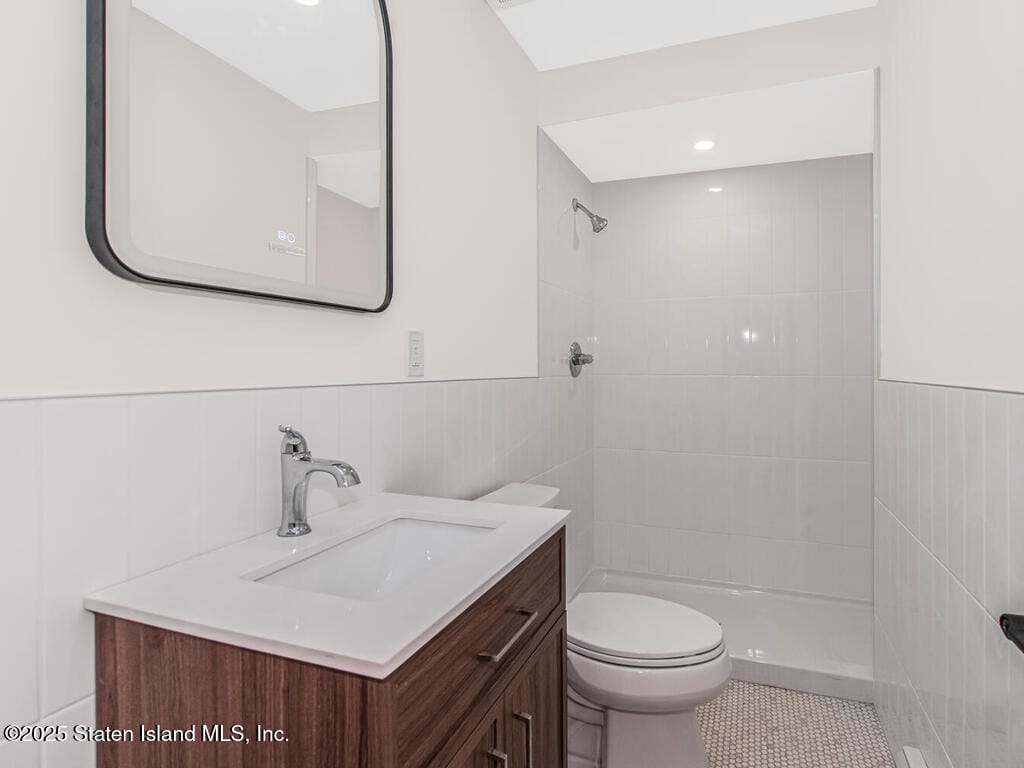 22 Betty Court, Staten Island, NY, 10303 image 9