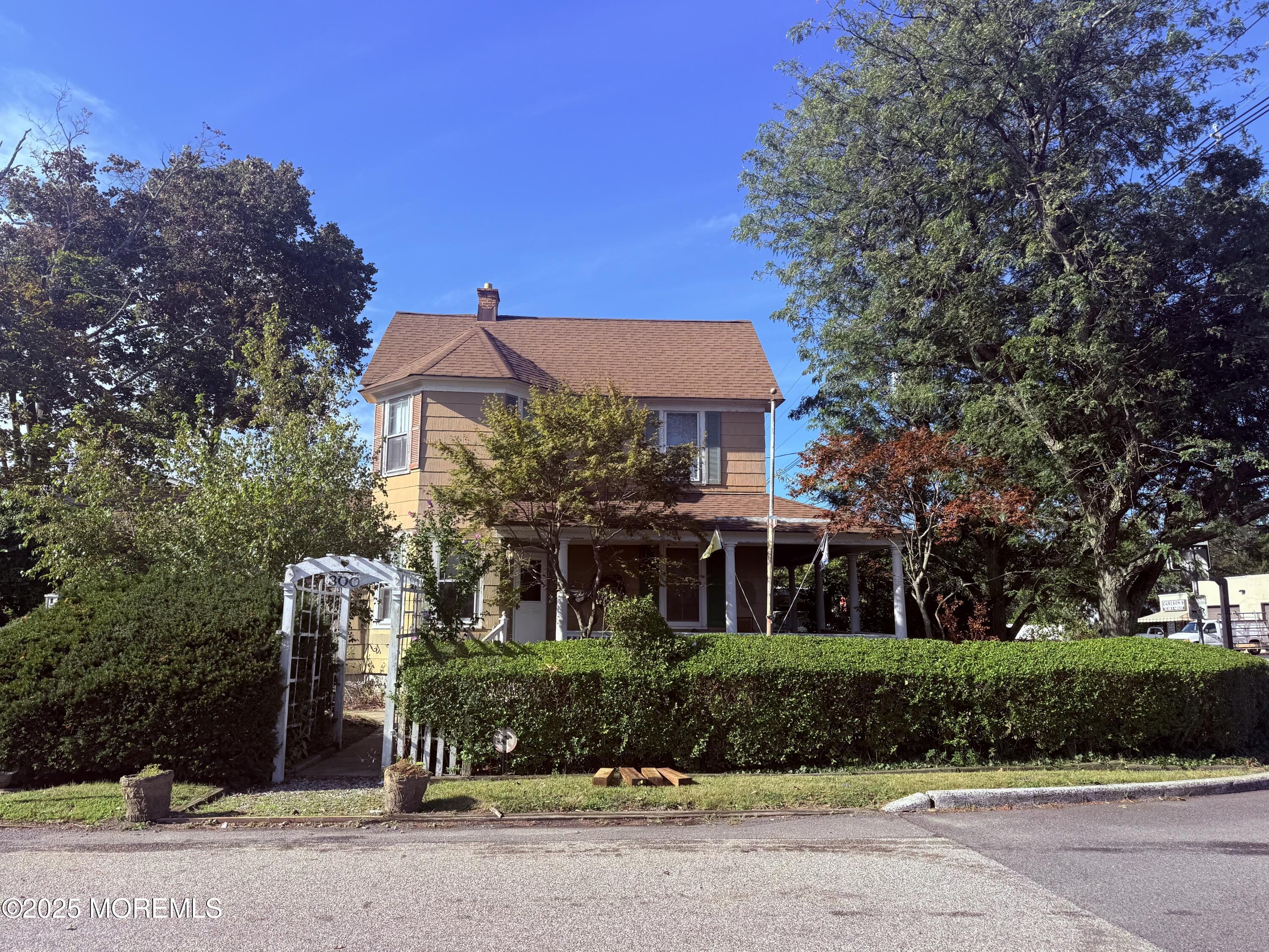 300 Union Avenue Image 1