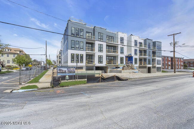 215 2nd Avenue 308 Image 3