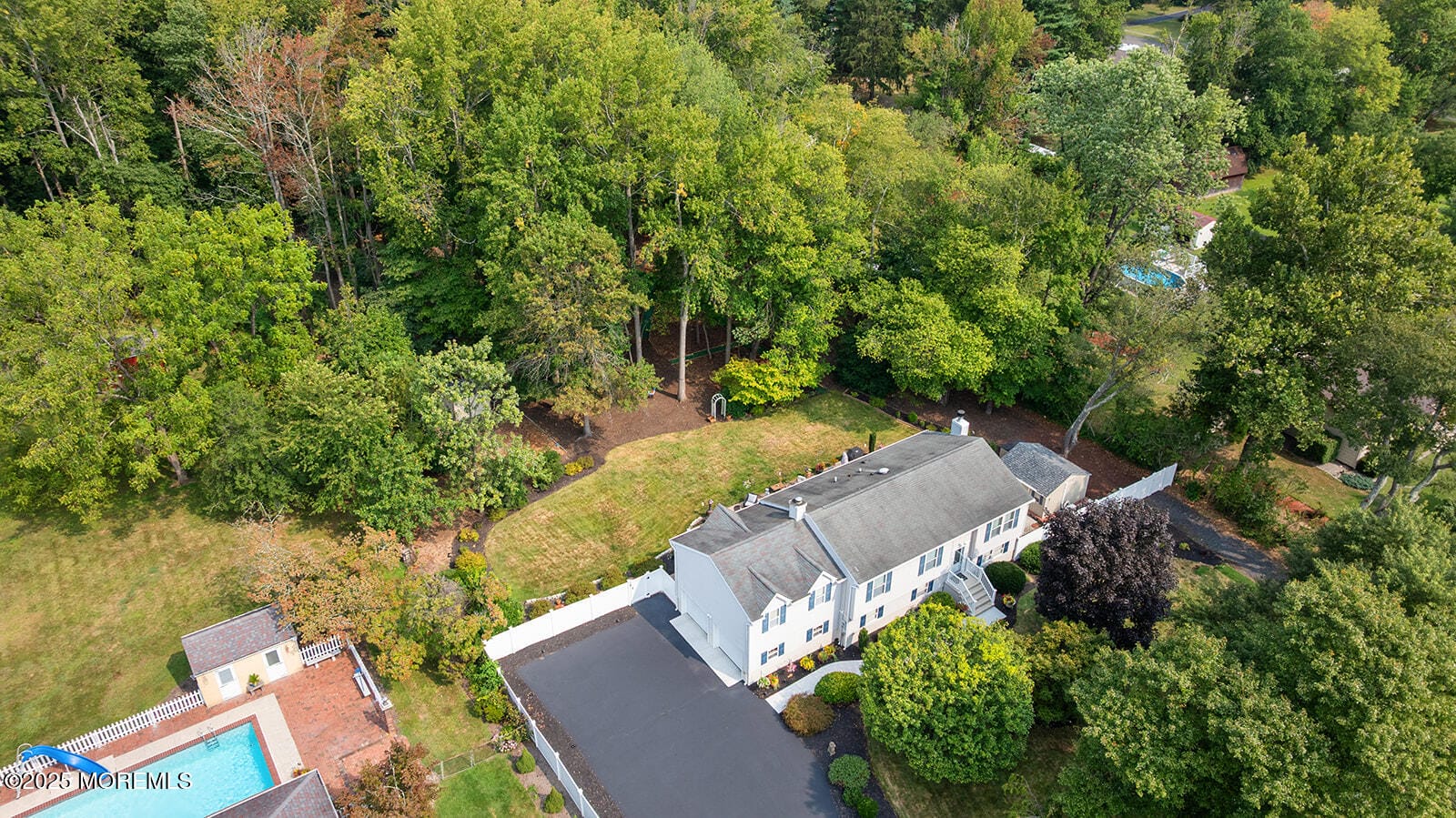 185 Fresh Ponds Road Image 2