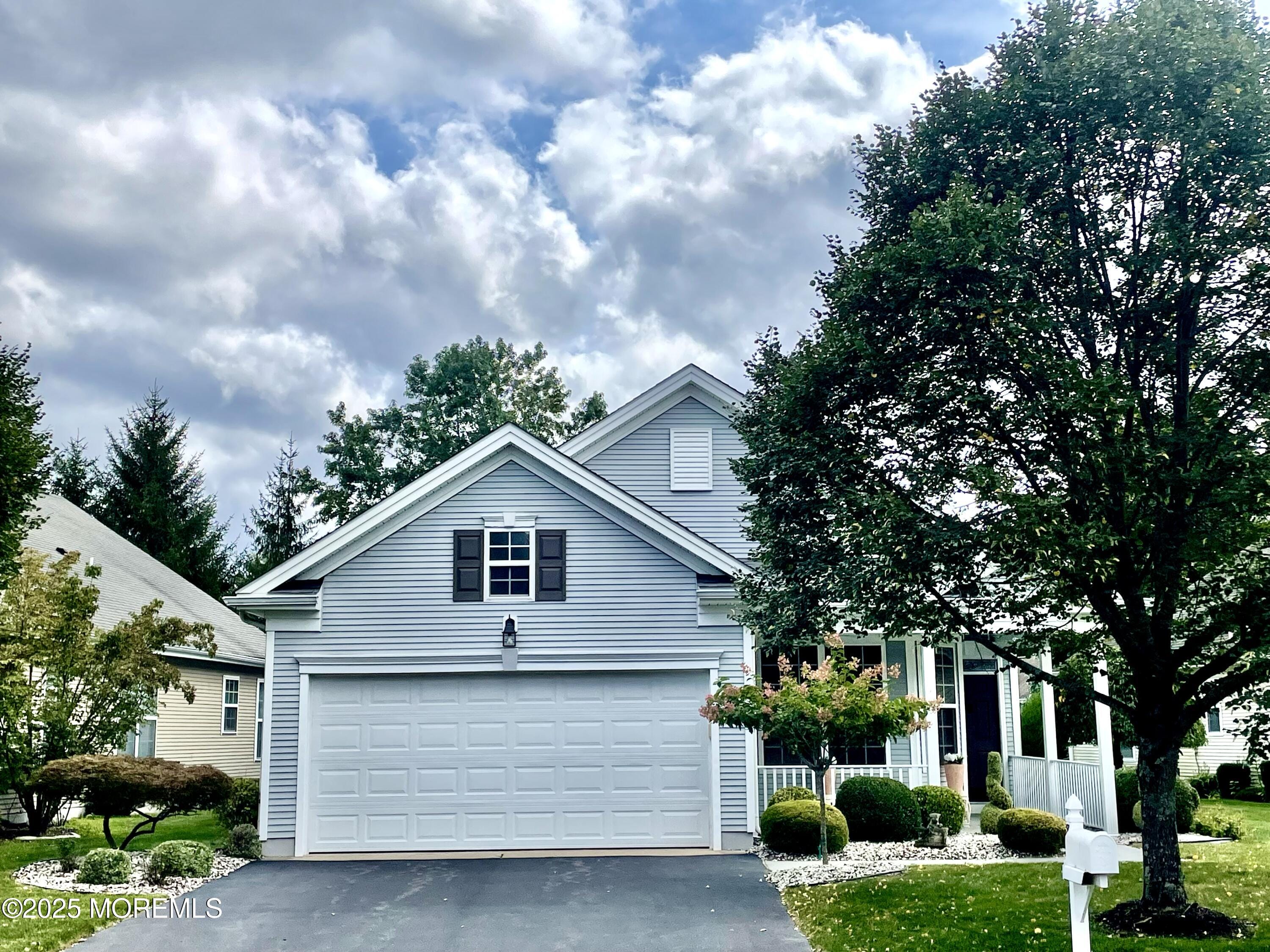 87 Huntington Drive Image 1