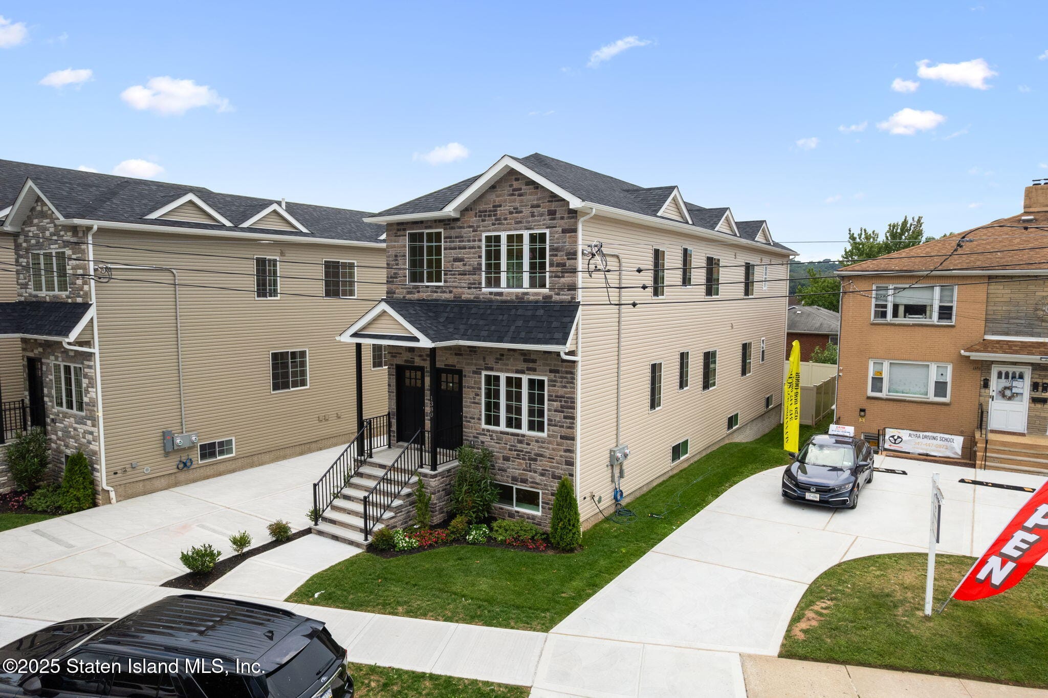 1380 Clove Road Image 2