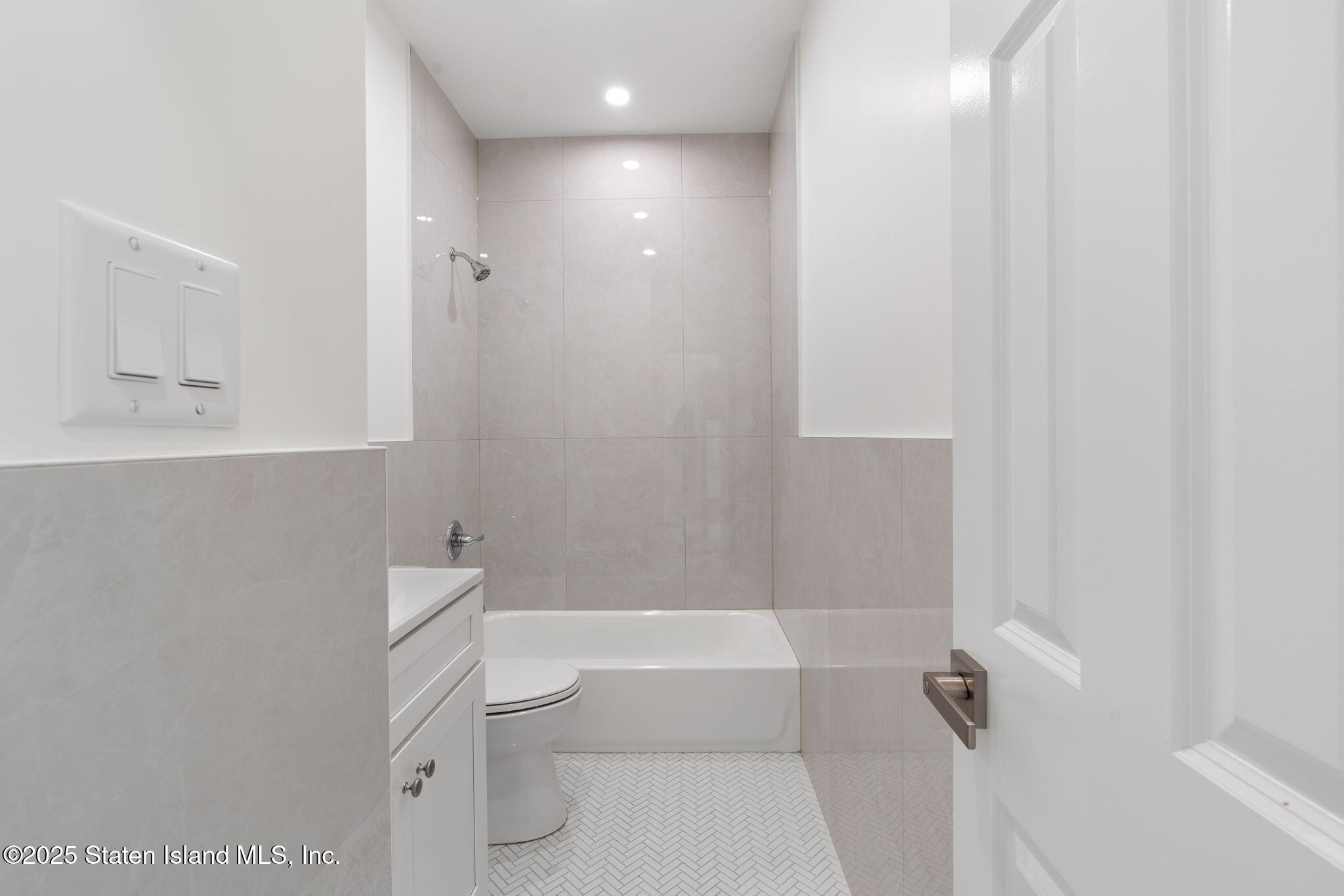 1384 Clove Road, Staten Island, NY, 10301 image 31