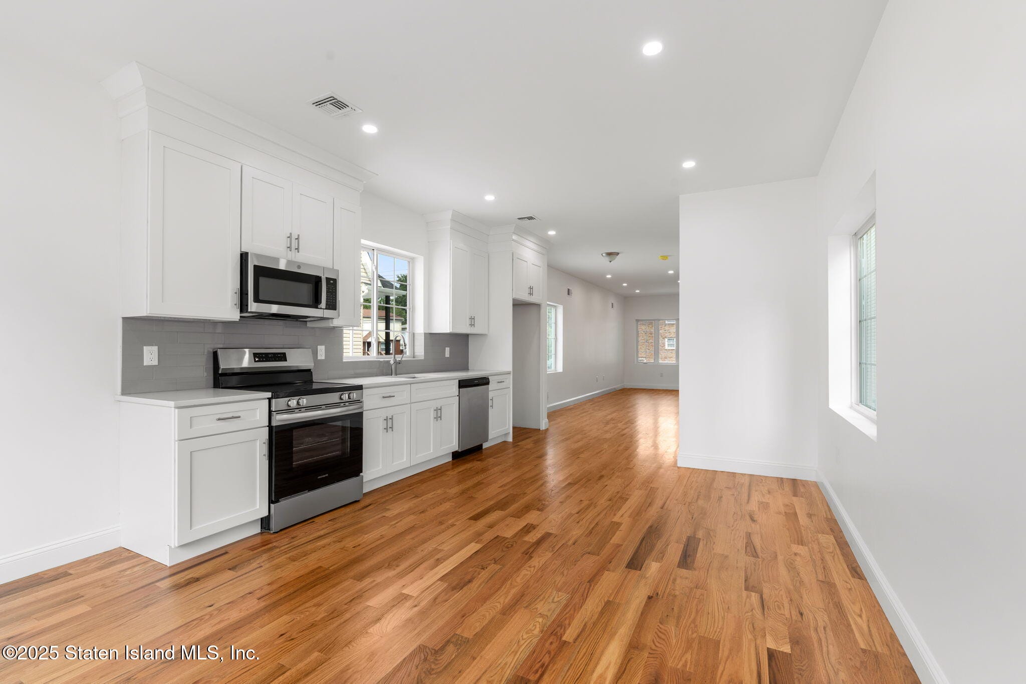 1384 Clove Road, Staten Island, NY, 10301 image 11