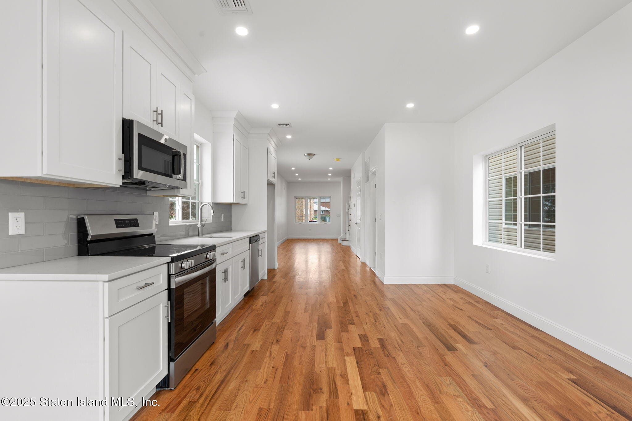 1384 Clove Road, Staten Island, NY, 10301 image 12