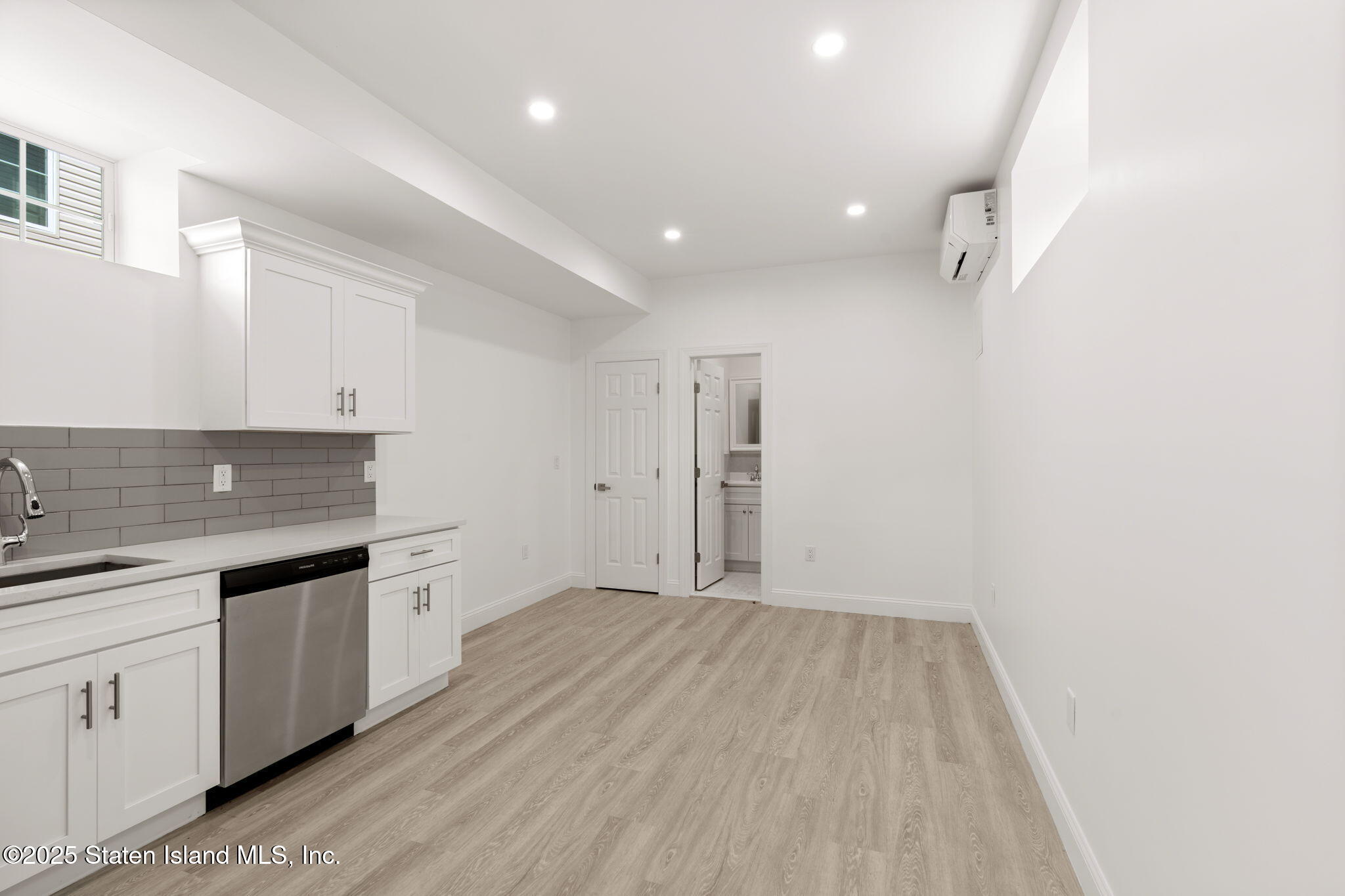 1384 Clove Road, Staten Island, NY, 10301 image 37