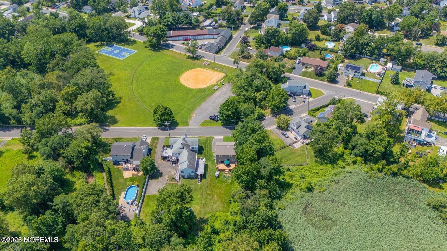 119 East Road, Belford, NJ, 07718 image 38