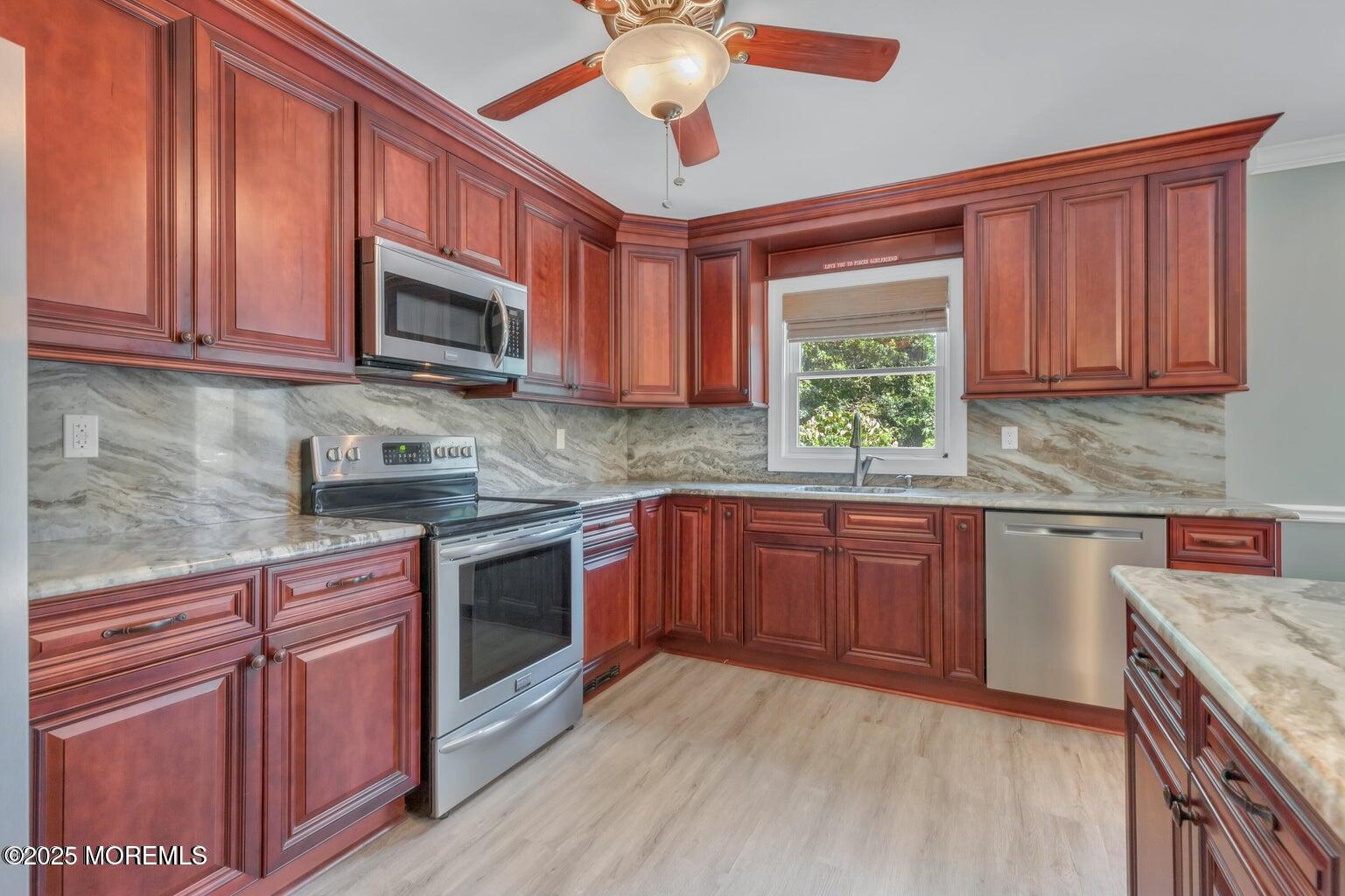 119 East Road, Belford, NJ, 07718 image 11