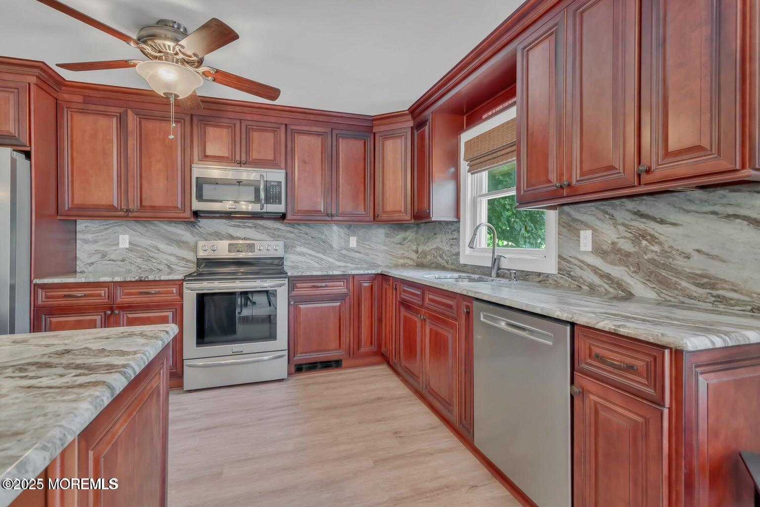 119 East Road, Belford, NJ, 07718 image 9