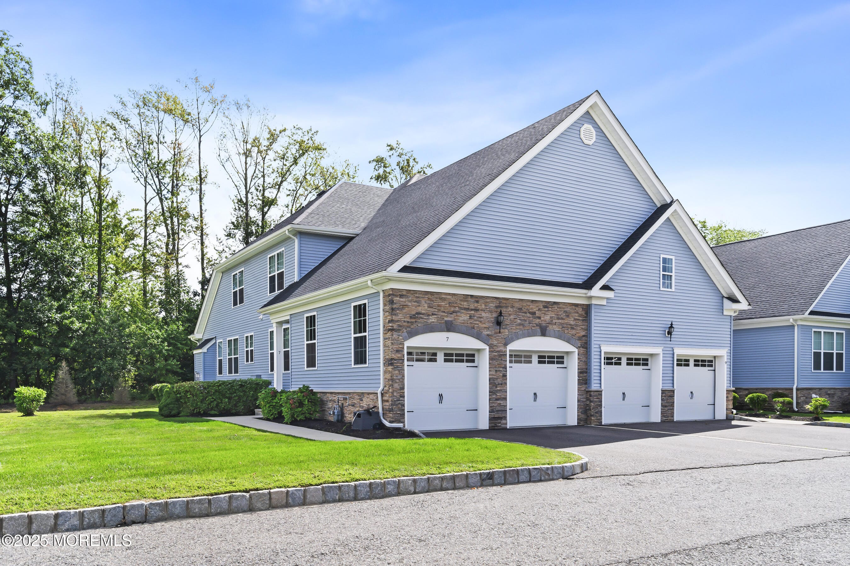 7 Remington Court, Farmingdale, NJ, 07727