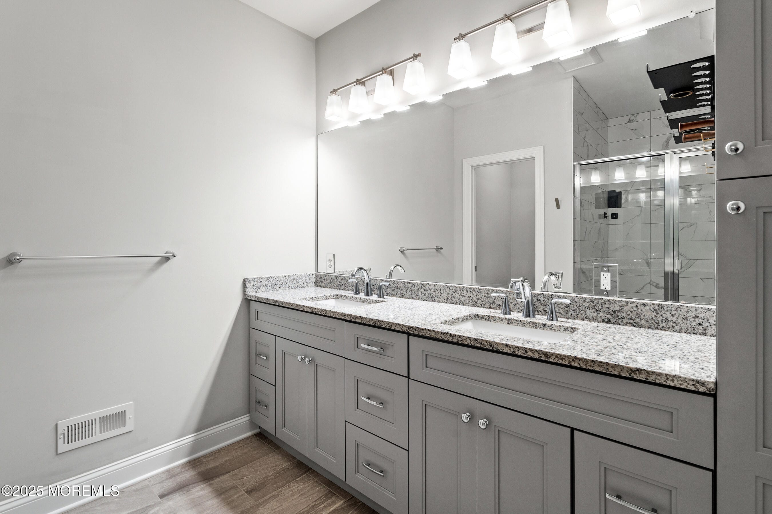 7 Remington Court, Farmingdale, NJ, 07727 image 16