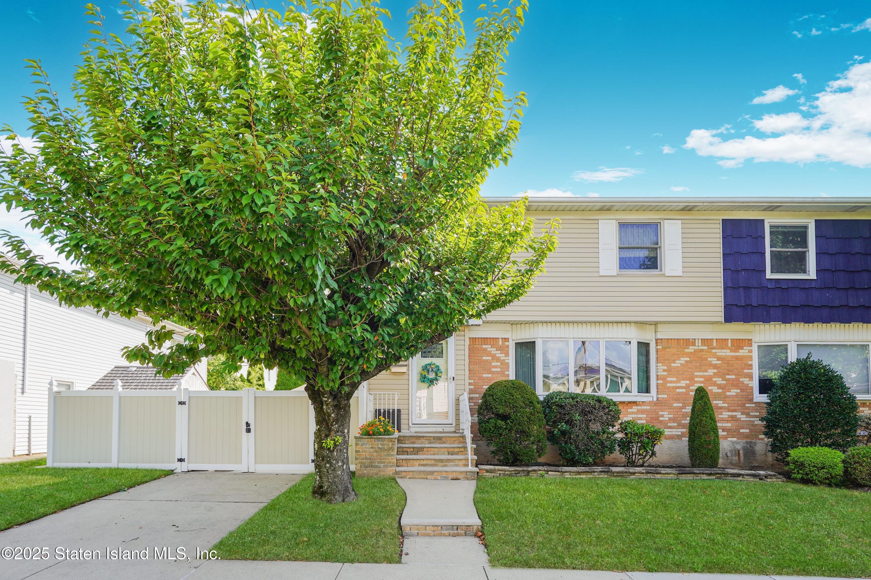 207 Martin Avenue Image 2