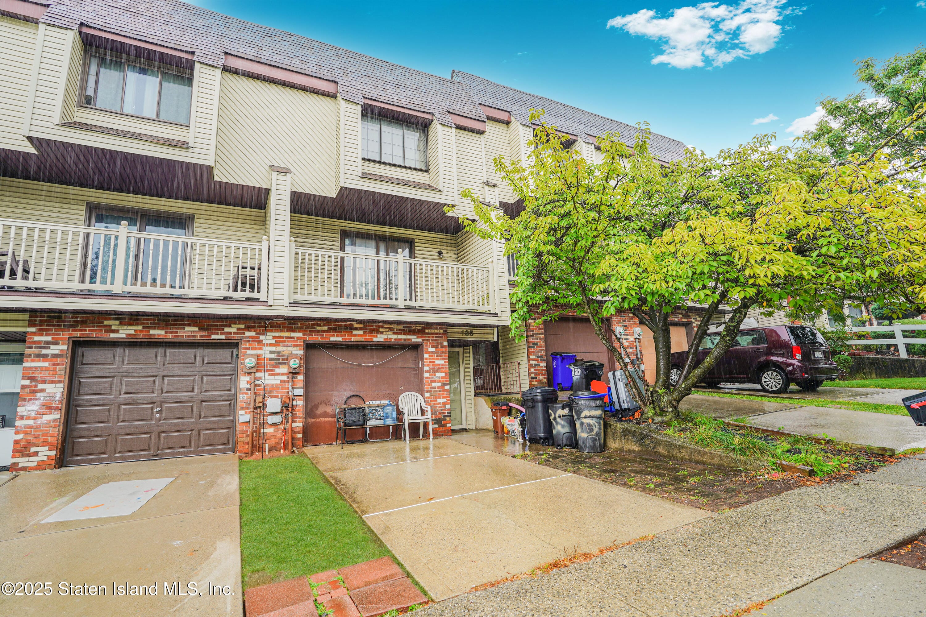 135 Russek Drive Image 1