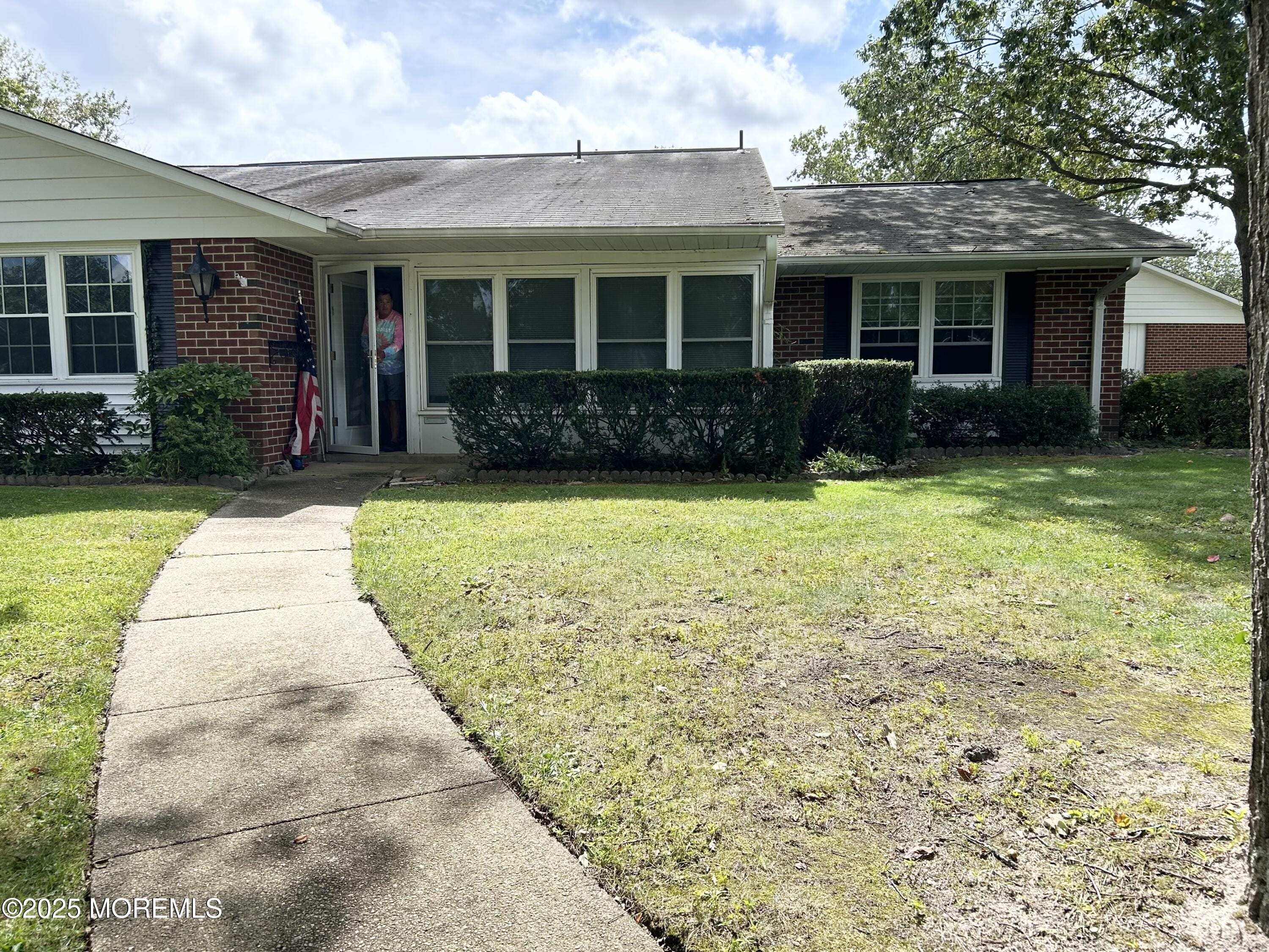 1028B Shetland Drive Image 3