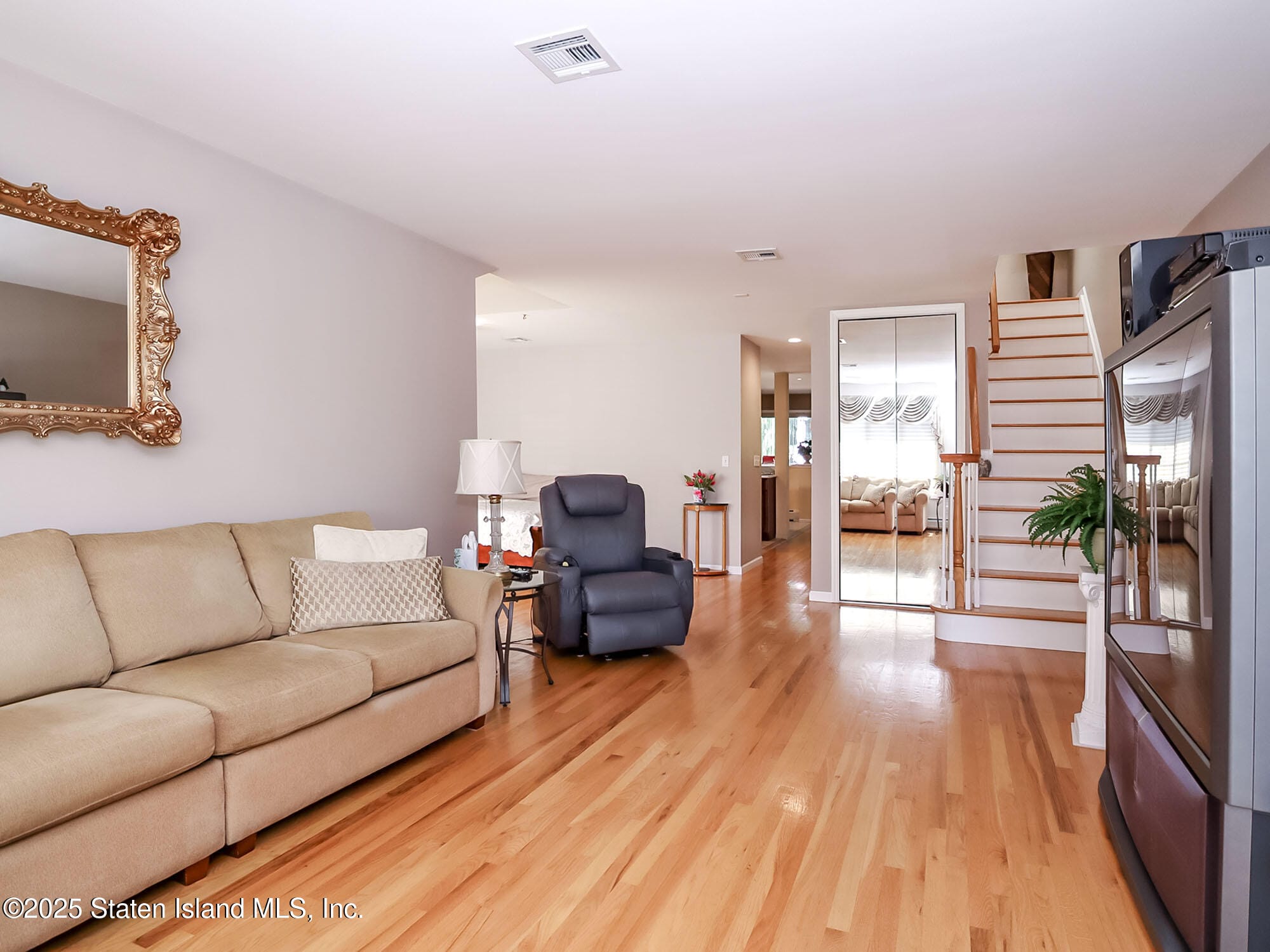 1317 Rockland Avenue Image 4