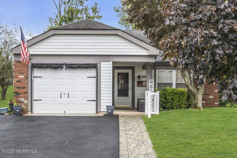 37 Westgate Place, Manchester, NJ, 08759