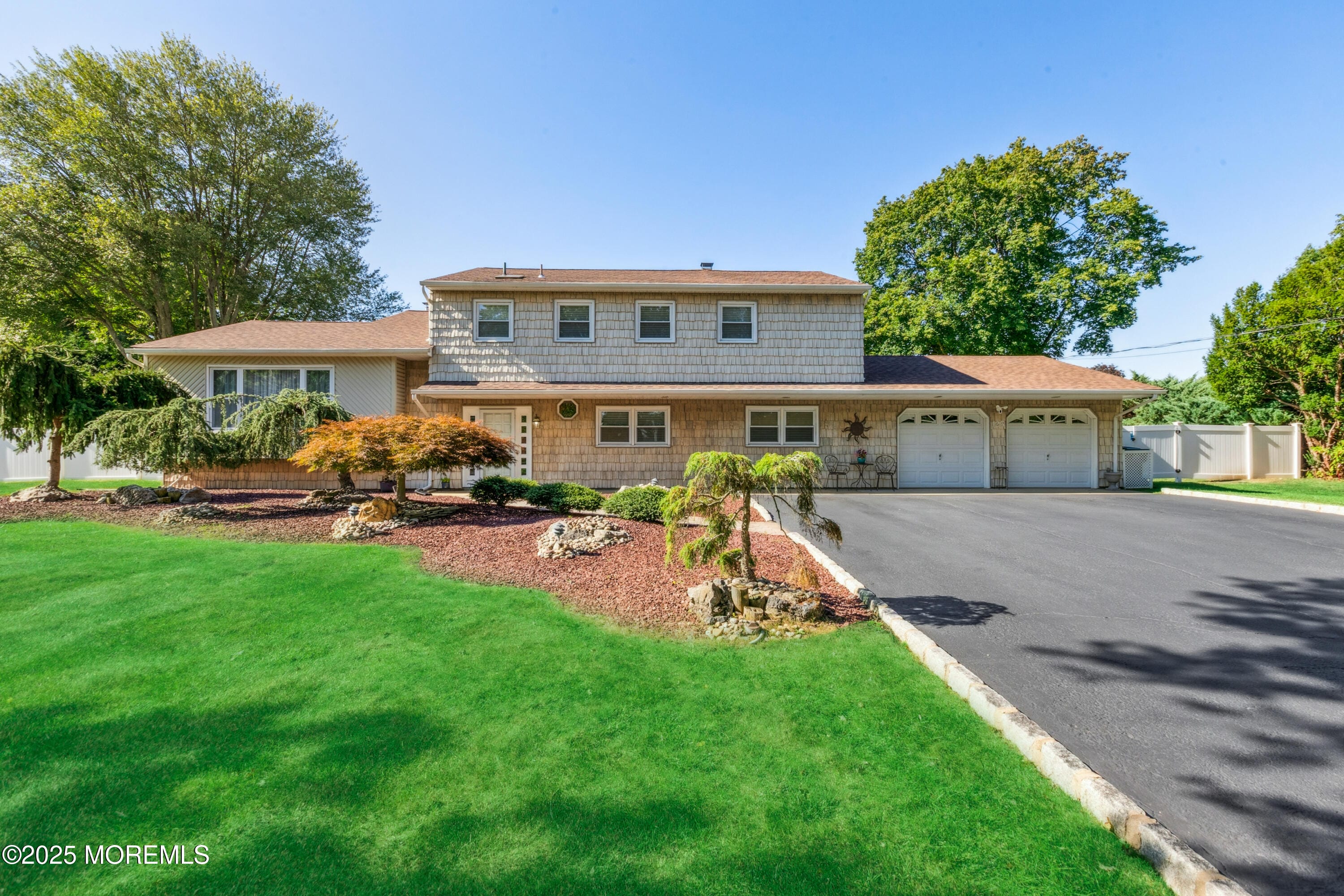 123 Woodcrest Drive Image 1