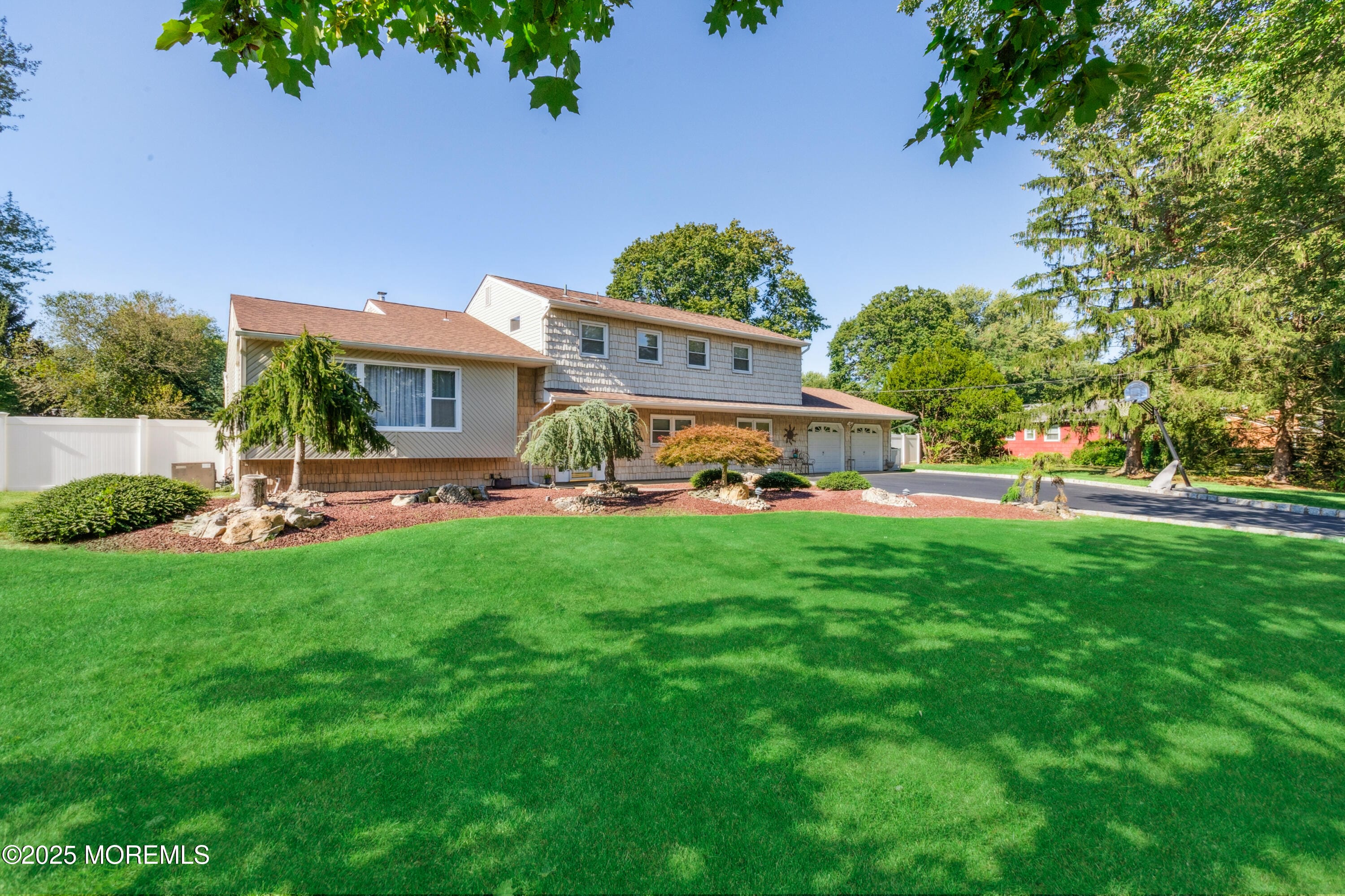 123 Woodcrest Drive Image 3