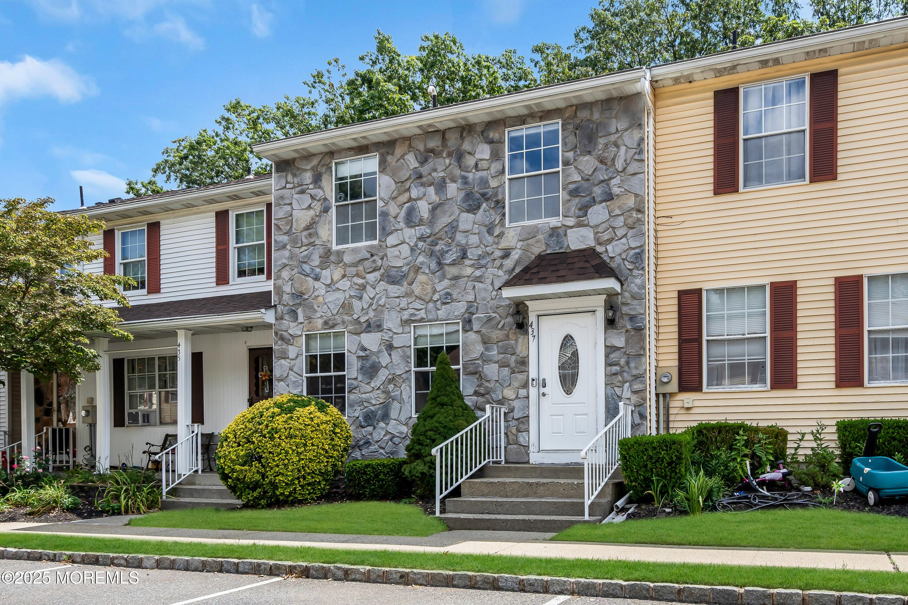 437 Rose Court Image 2