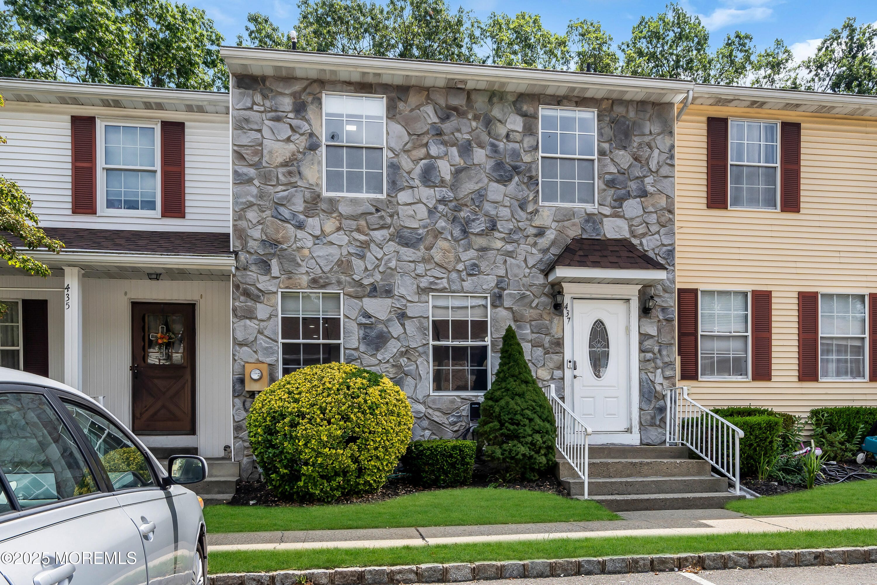 437 Rose Court Image 3