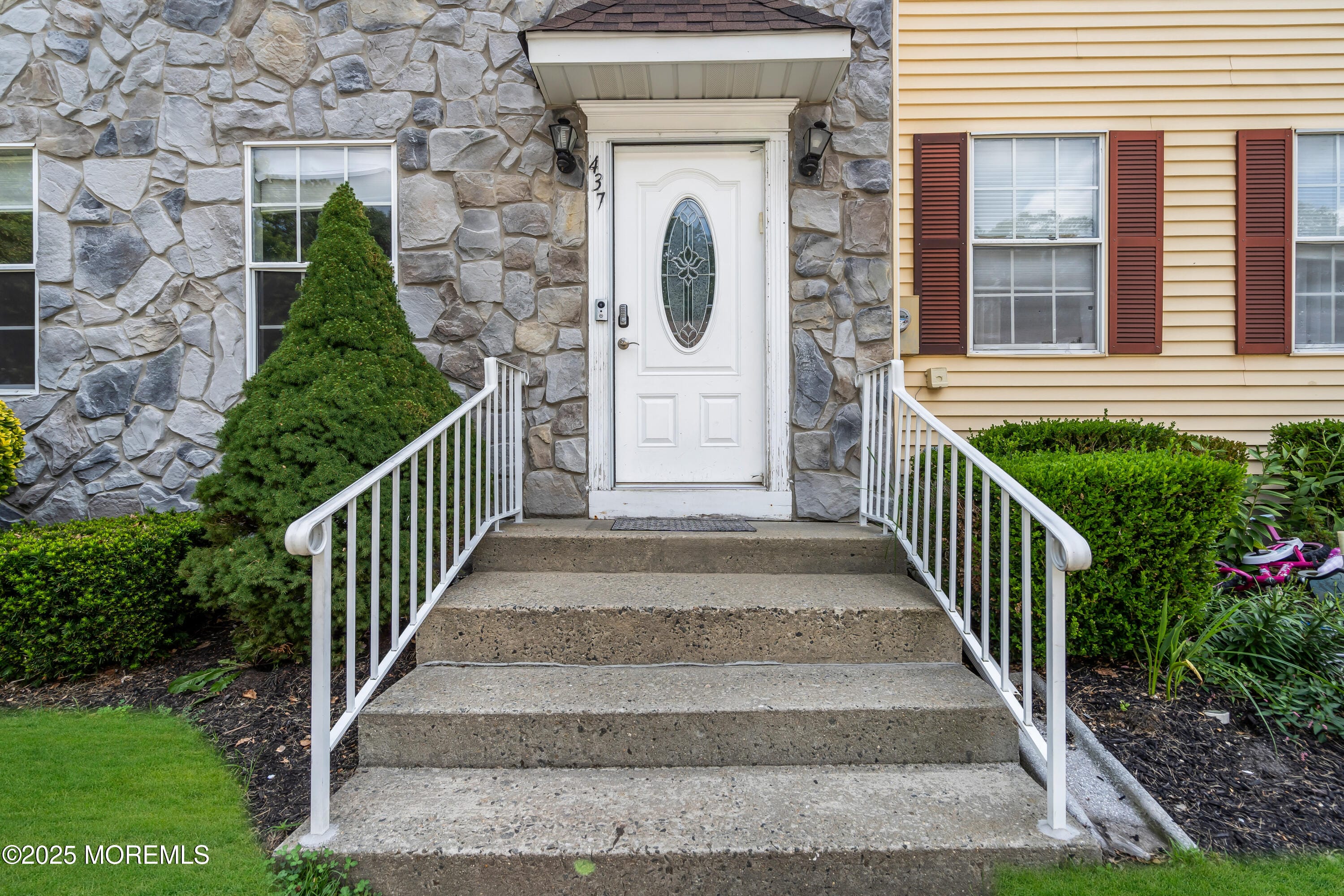 437 Rose Court Image 4