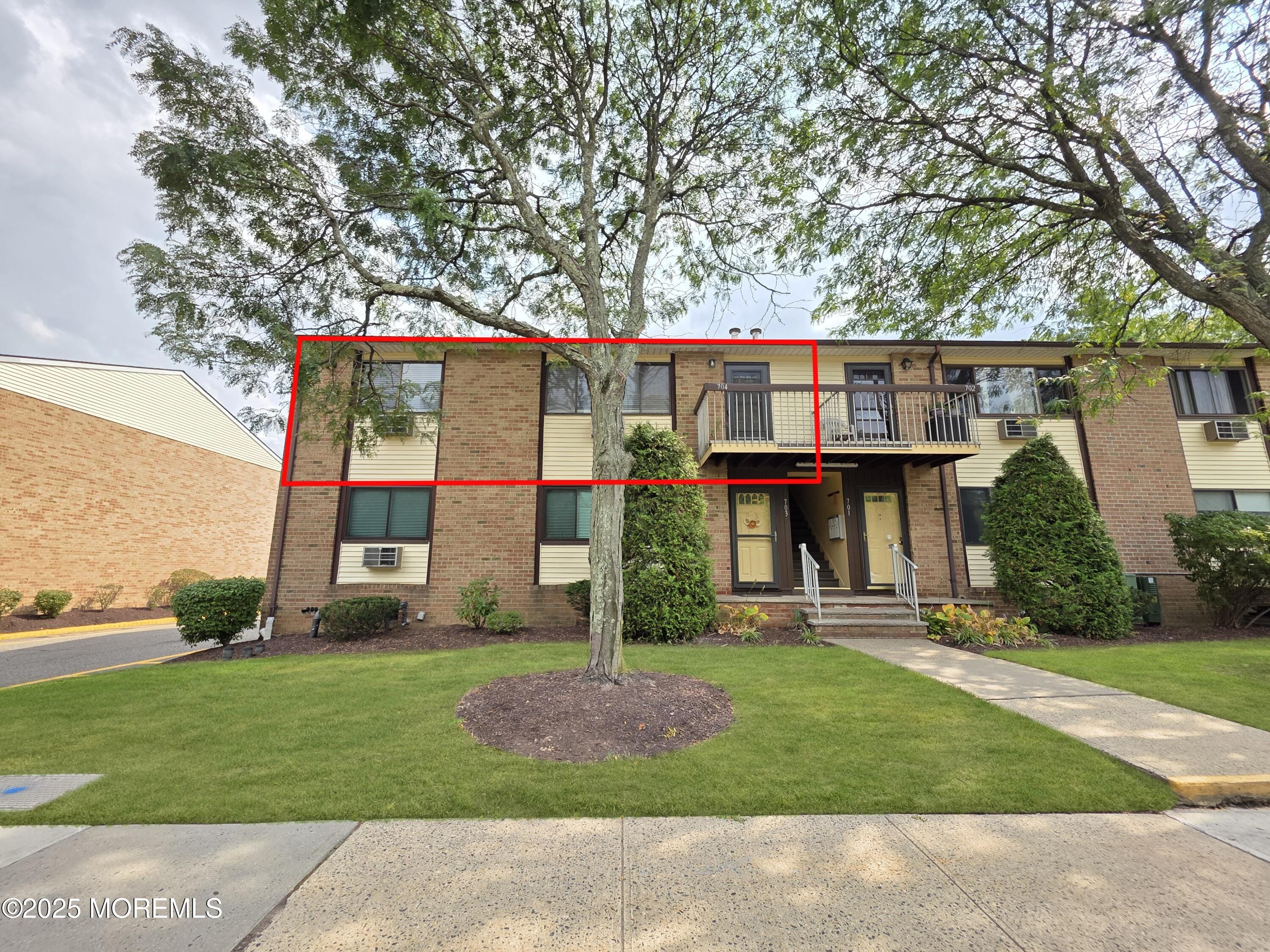 704 Cricket Lane 704, Woodbridge, NJ, 07095