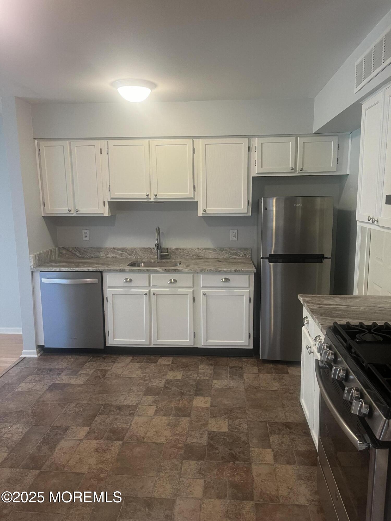 65 Oak Lane, Eatontown, NJ, 07724