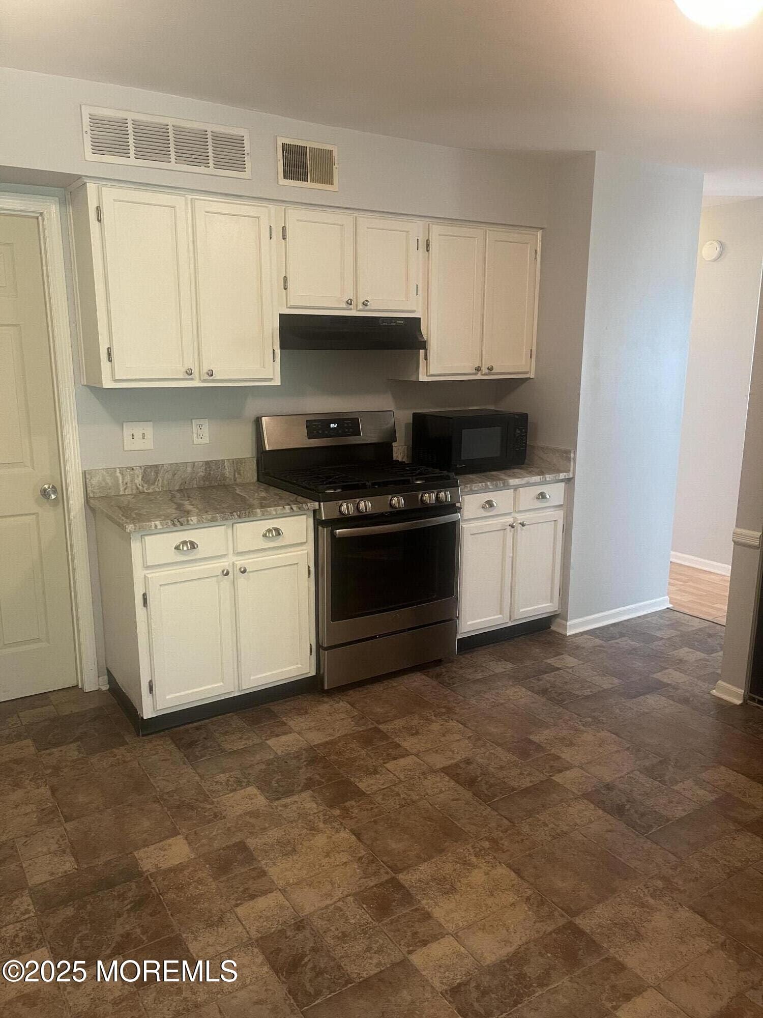 65 Oak Lane Image 2