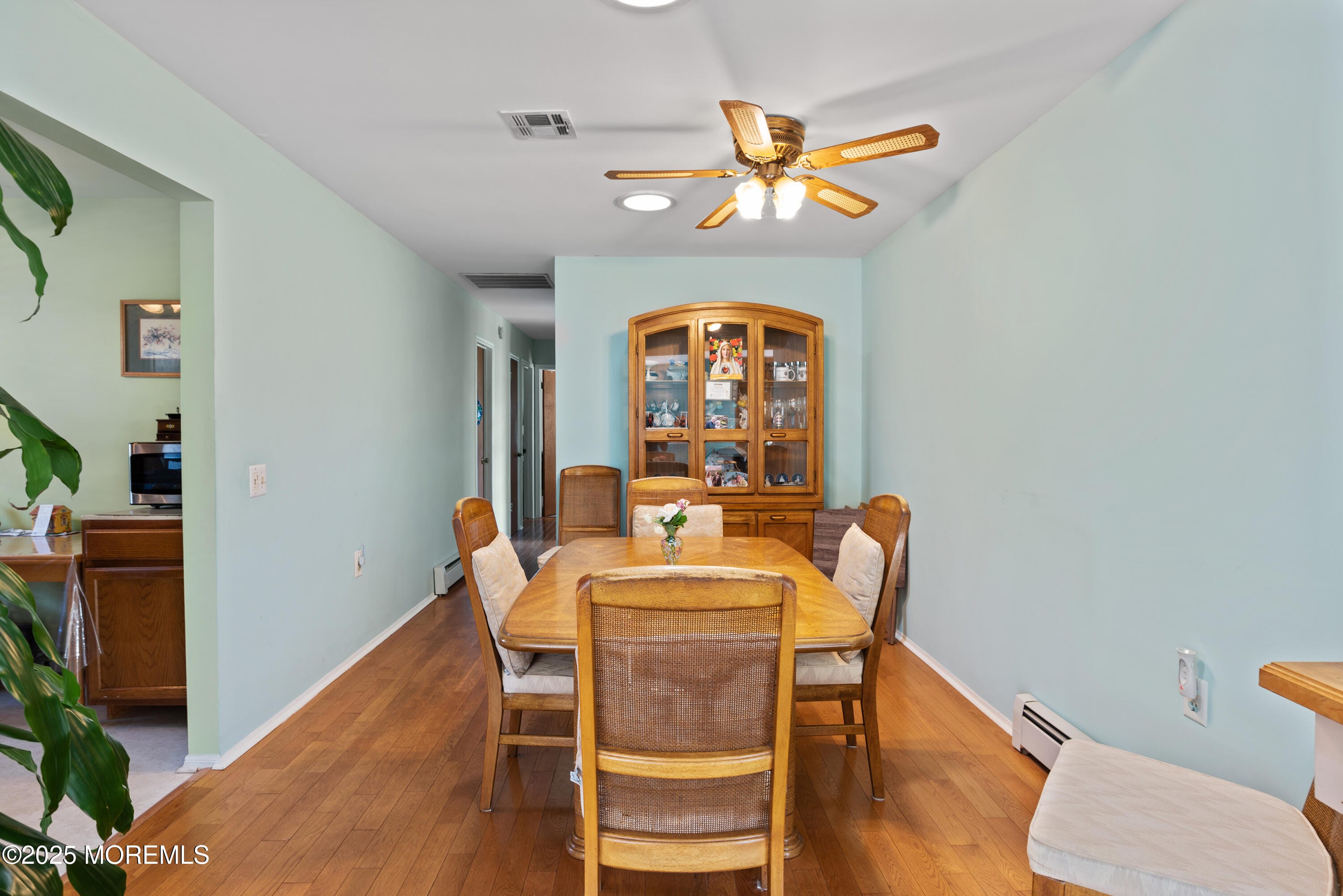 77 Chesterfield Lane Image 4