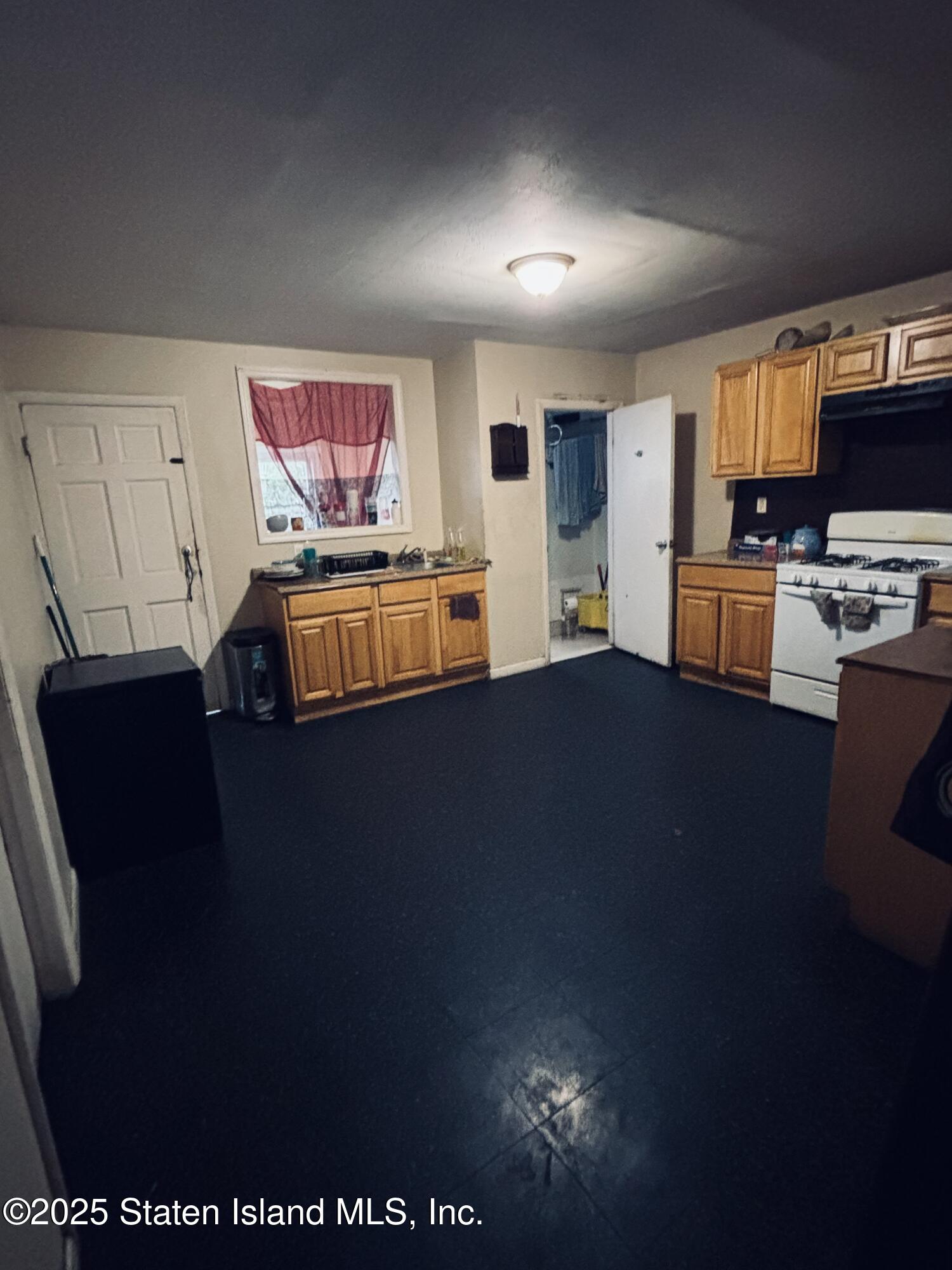 17 Holland Avenue, Staten Island, NY, 10305 image 12
