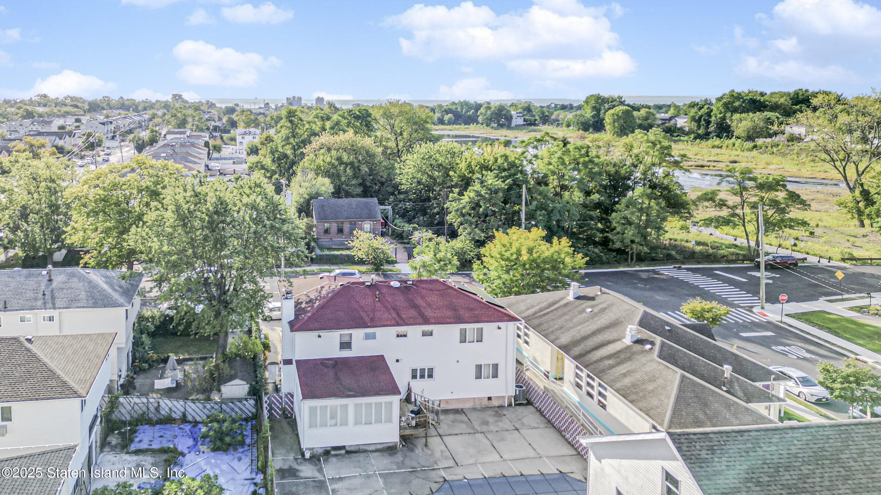 491 Mason Avenue Image 2