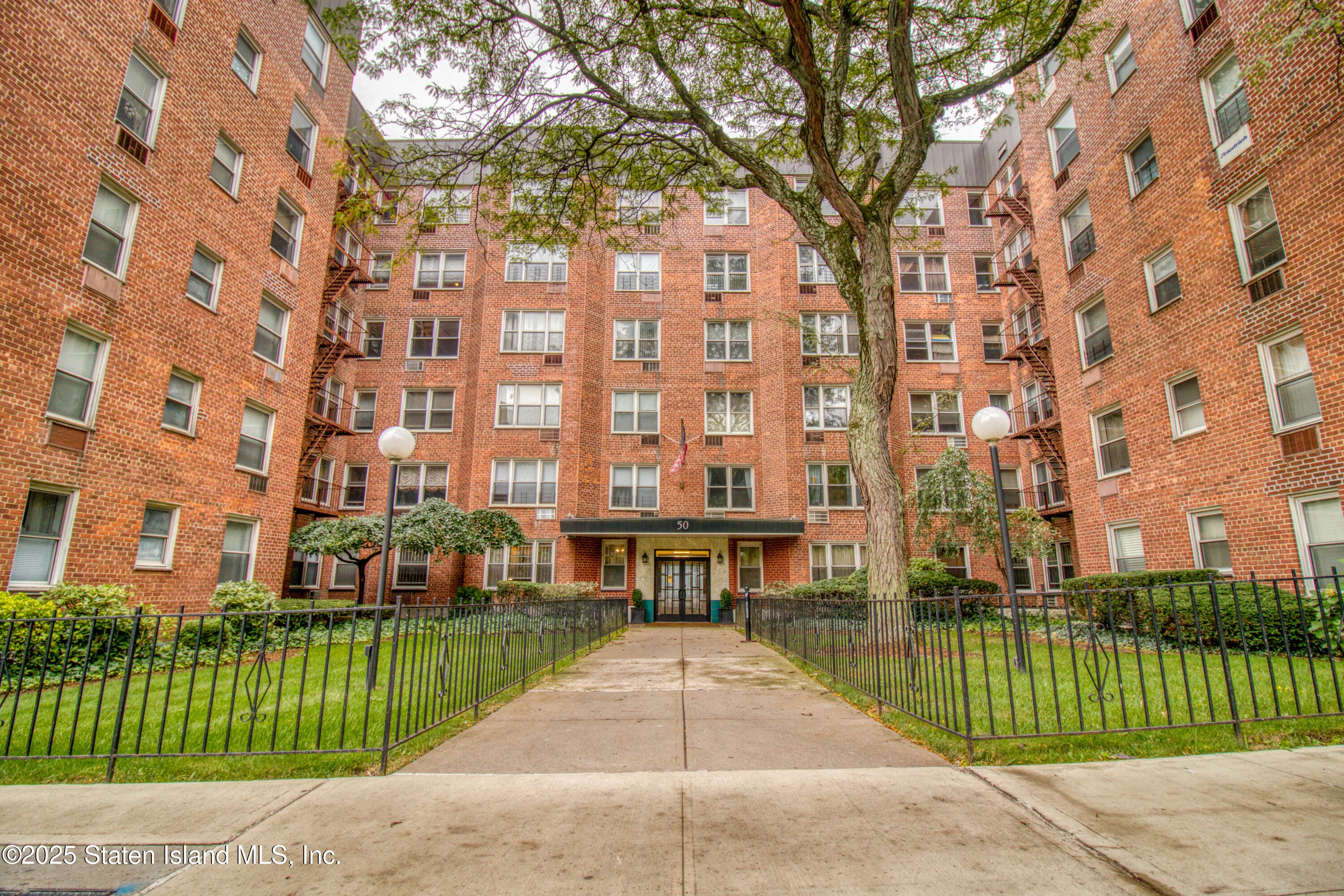 50 Fort Place B3-A/B Image 1