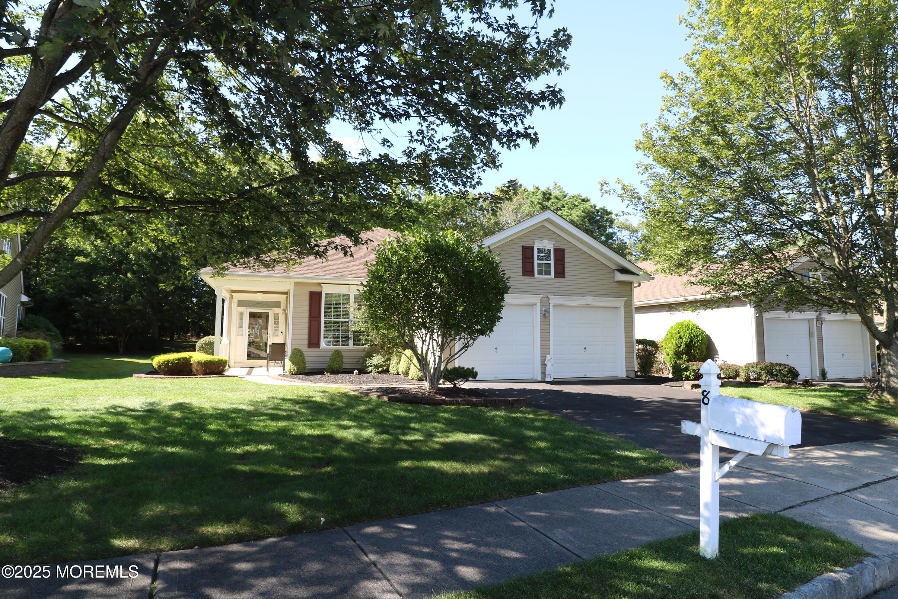 8 Whitecaps Terr Terrace Image 4