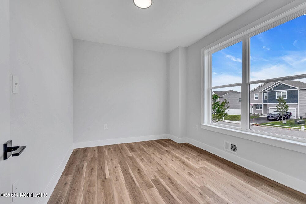 693 Clifton Avenue Image 4