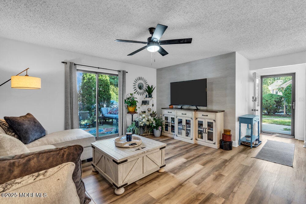 1202 Dahlia Court Image 5