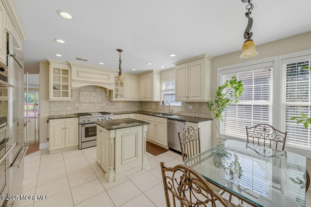 87 Fairway Boulevard Image 3