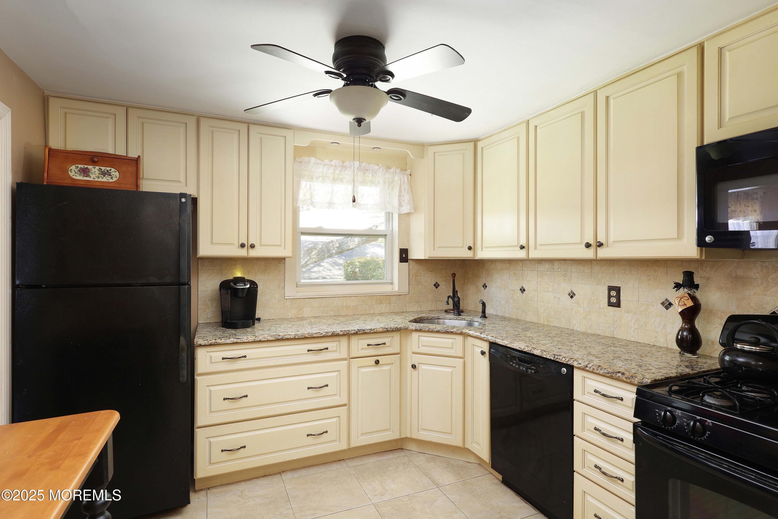 123 Manor Drive 1107, Red Bank, NJ, 07701 image 9